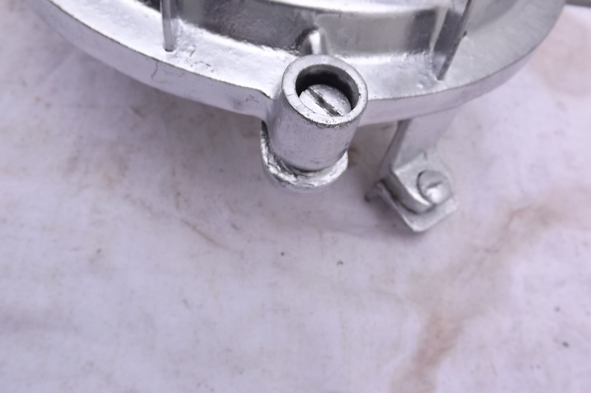 Light industrial cast outside