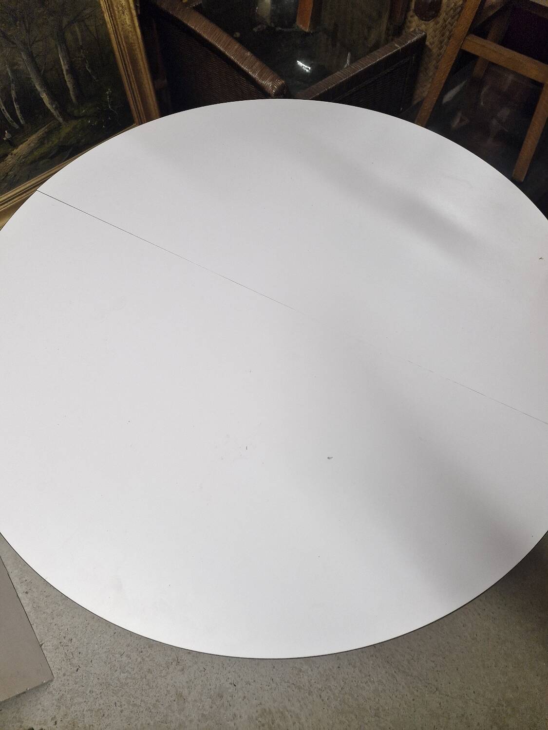 Roche Bobois round table