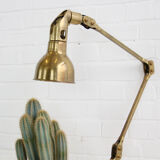 Lampe de bureau en laiton massif rare par Mek Elek vers les années 1940