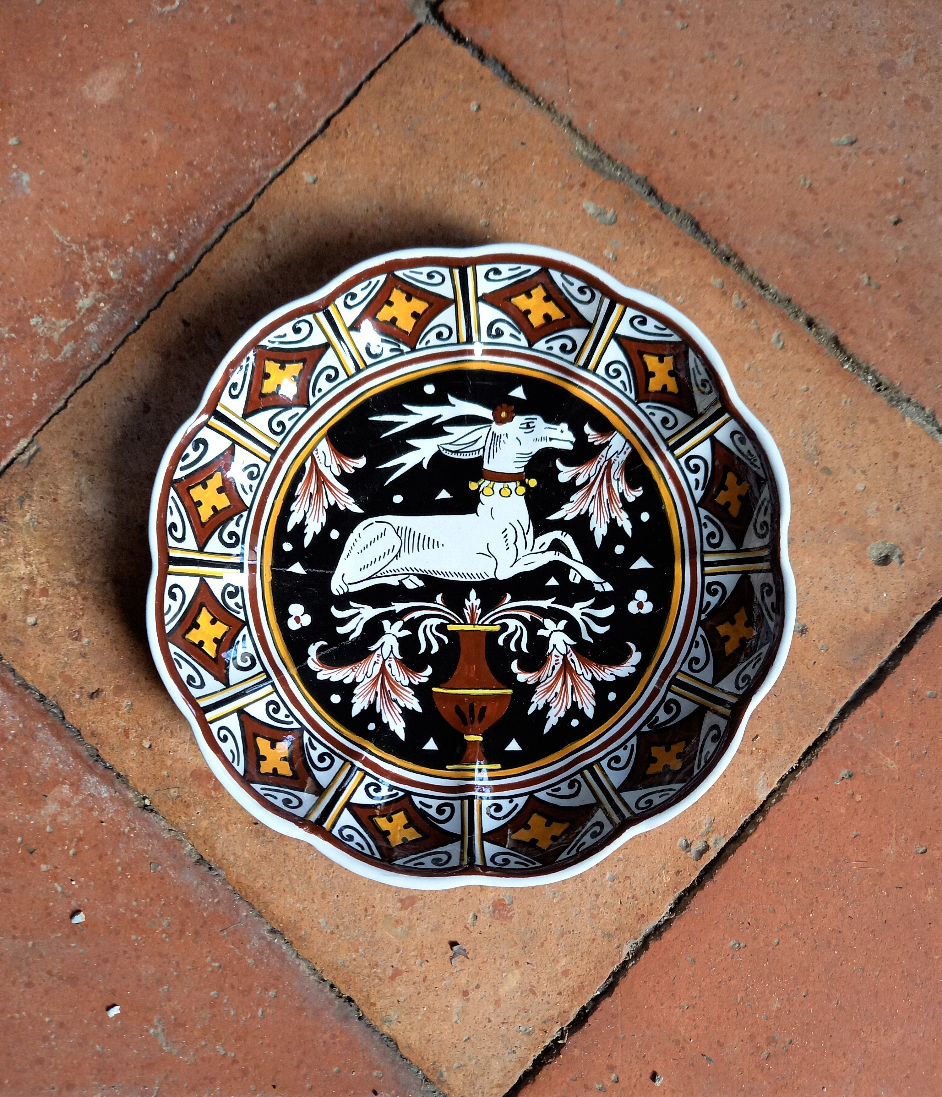 Decorative antique plate in Italian ceramic Sorrento