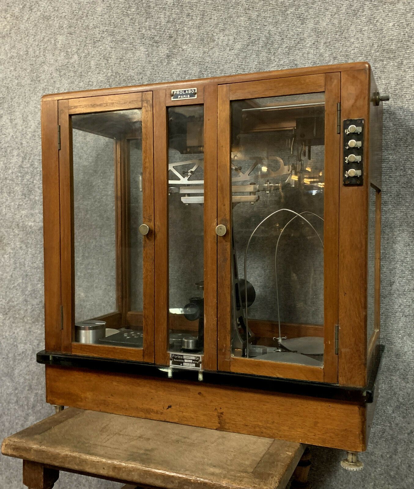 Prolabo Paris around 1900 old precision scale in its original showcase ...