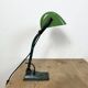Lampe de banque vintage en émail vert, années 1950