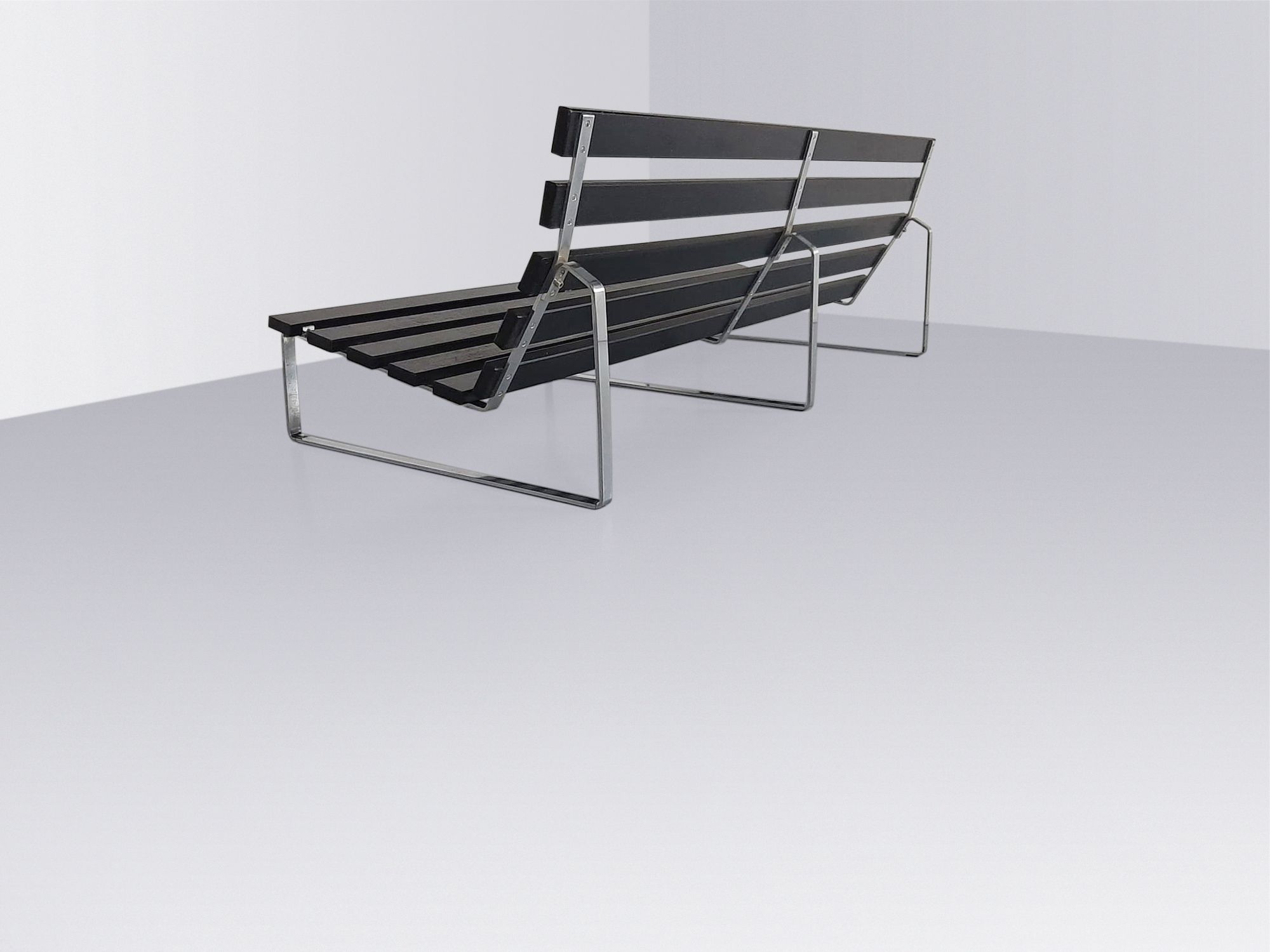 Rare “Bijenkorf” slatted bench by Kho Liang Ie for Artifort 1960s