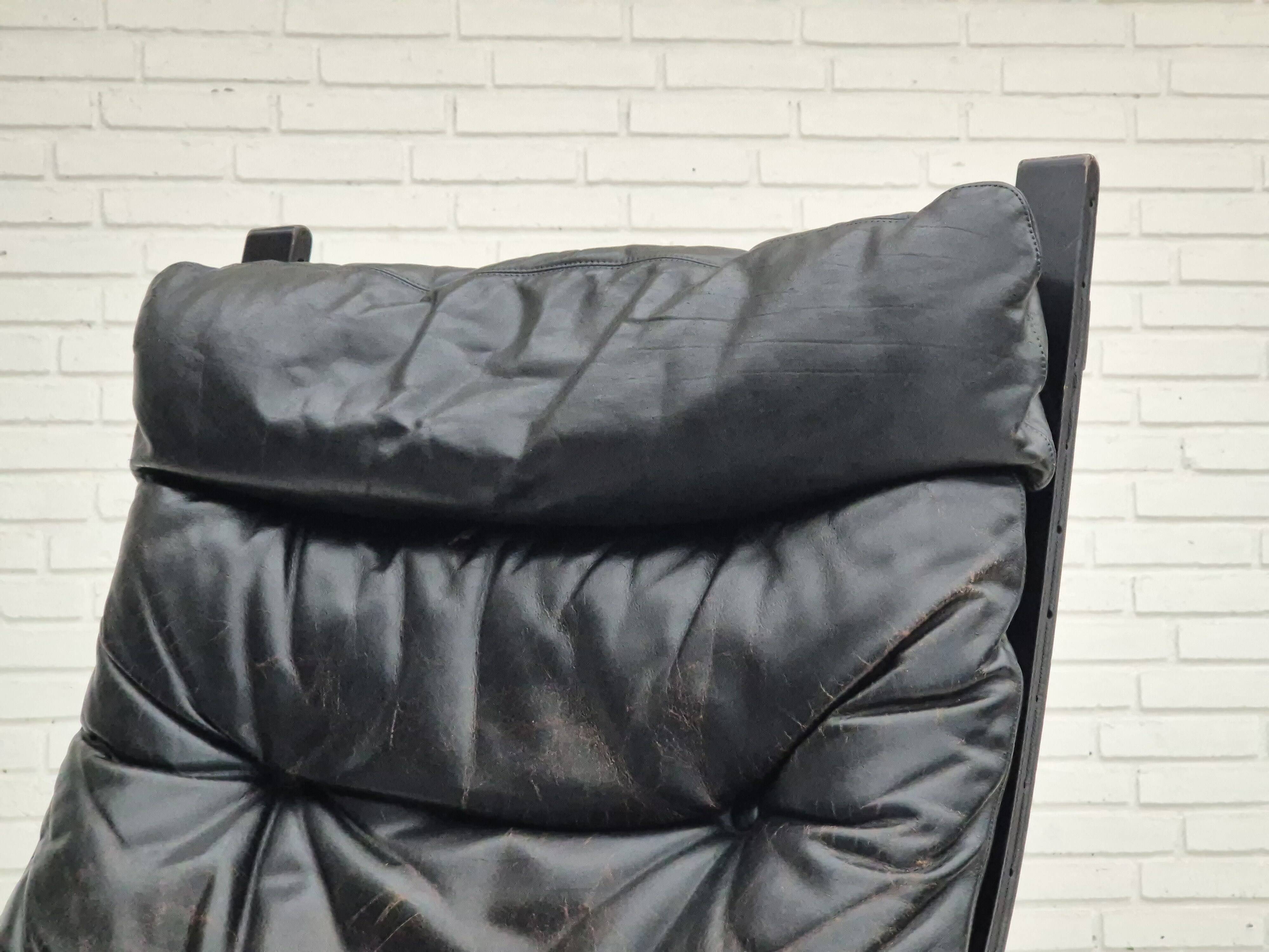 1970’s, Norwegian design, "Siesta" lounge chair by Ingmar Relling, black leather, bentwood.