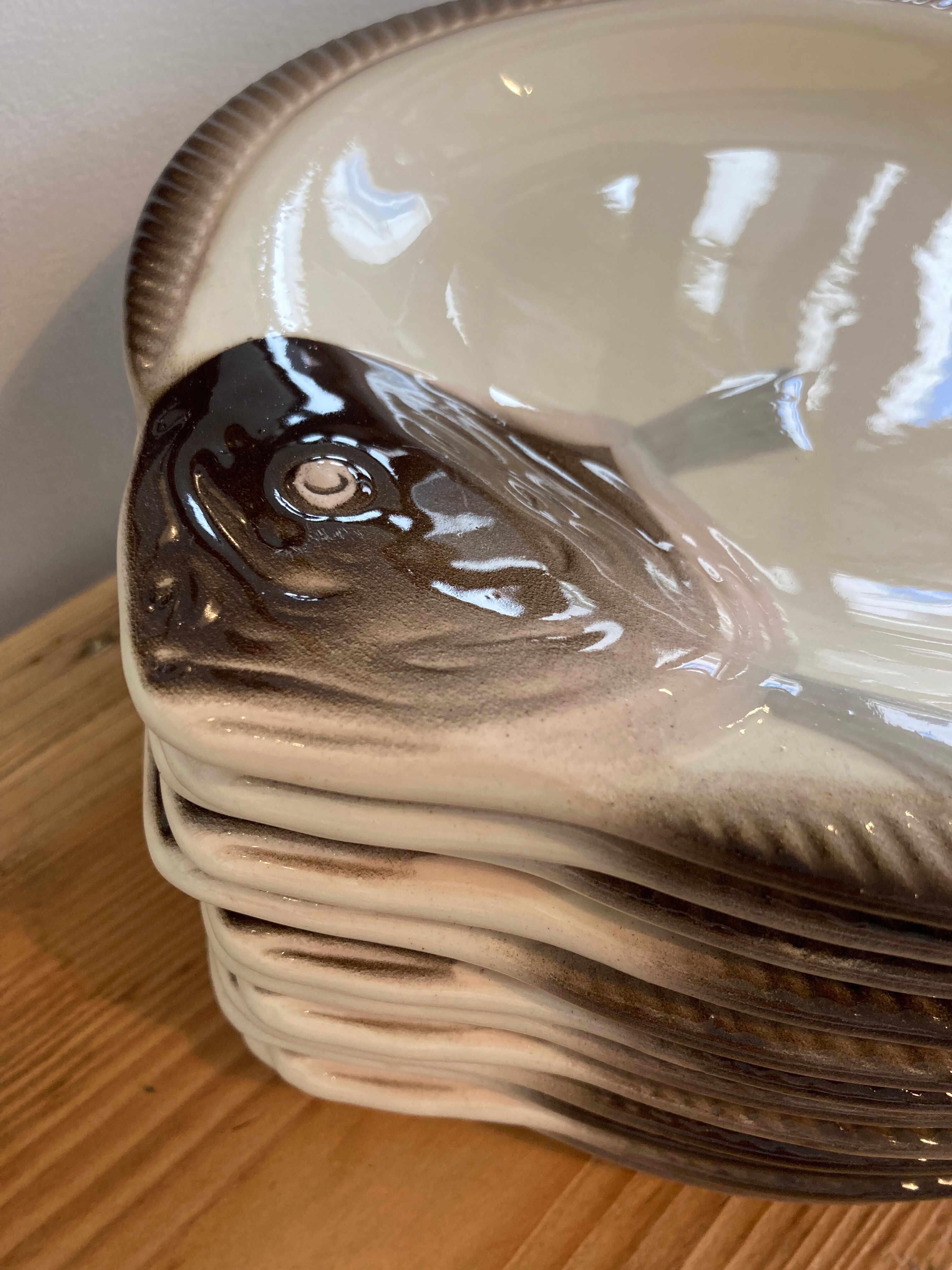 Set de 12 assiettes barbotine poisson Longwy