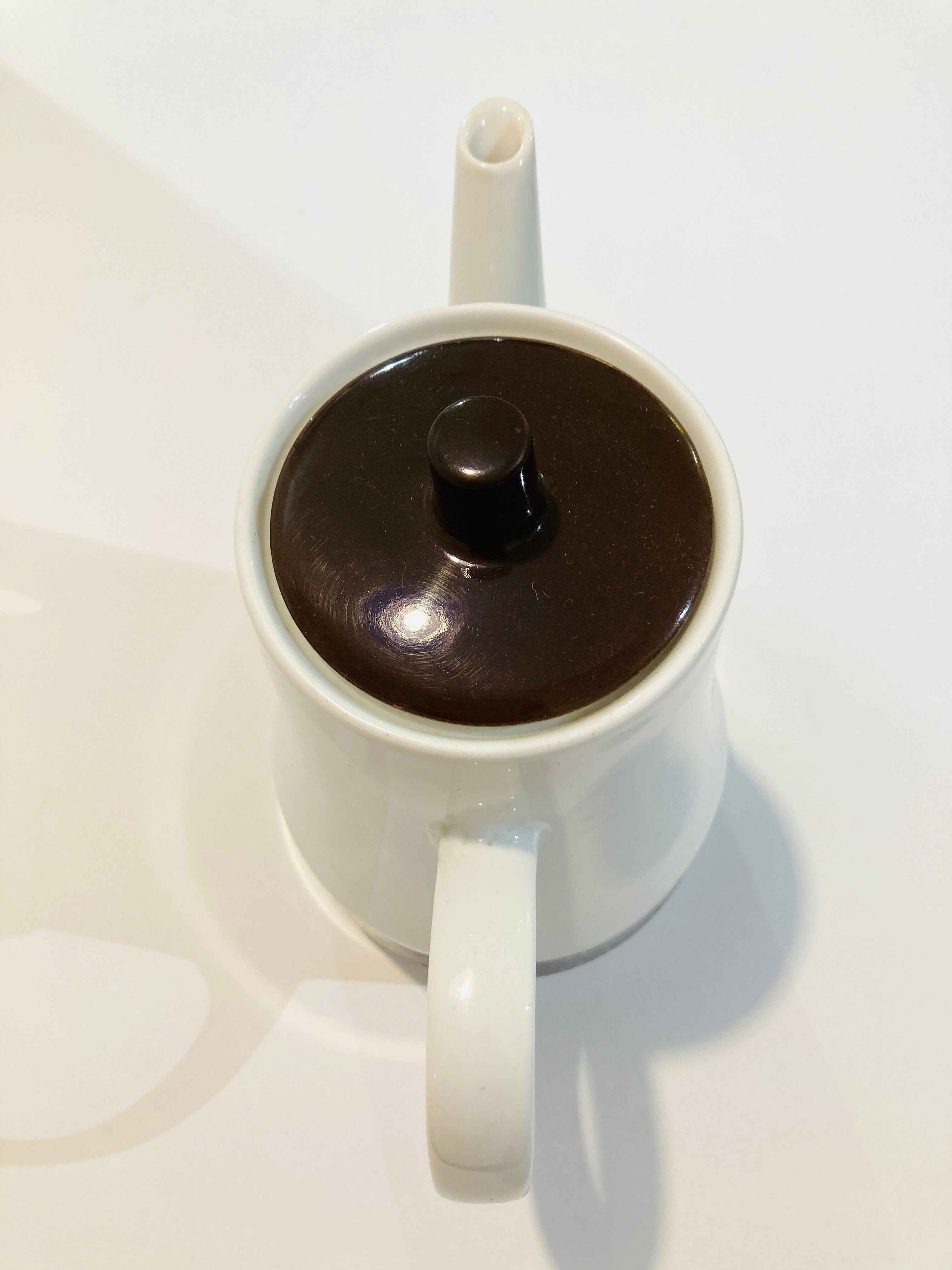 Brown and white porcelain theiere of the 70s _ retro-vintage -kitchen