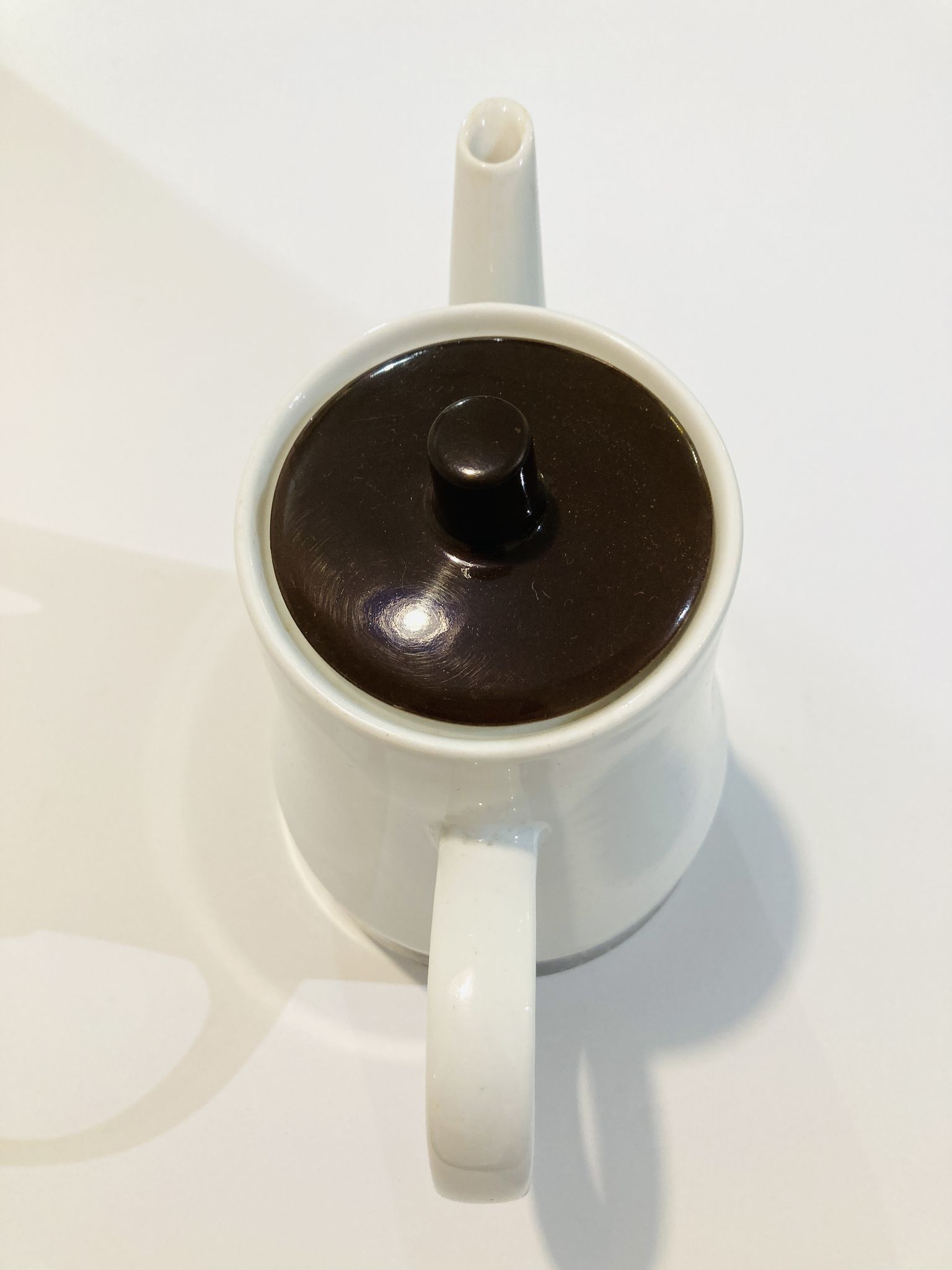 Brown and white porcelain theiere of the 70s _ retro-vintage -kitchen