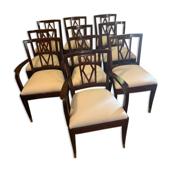 10 chaises
