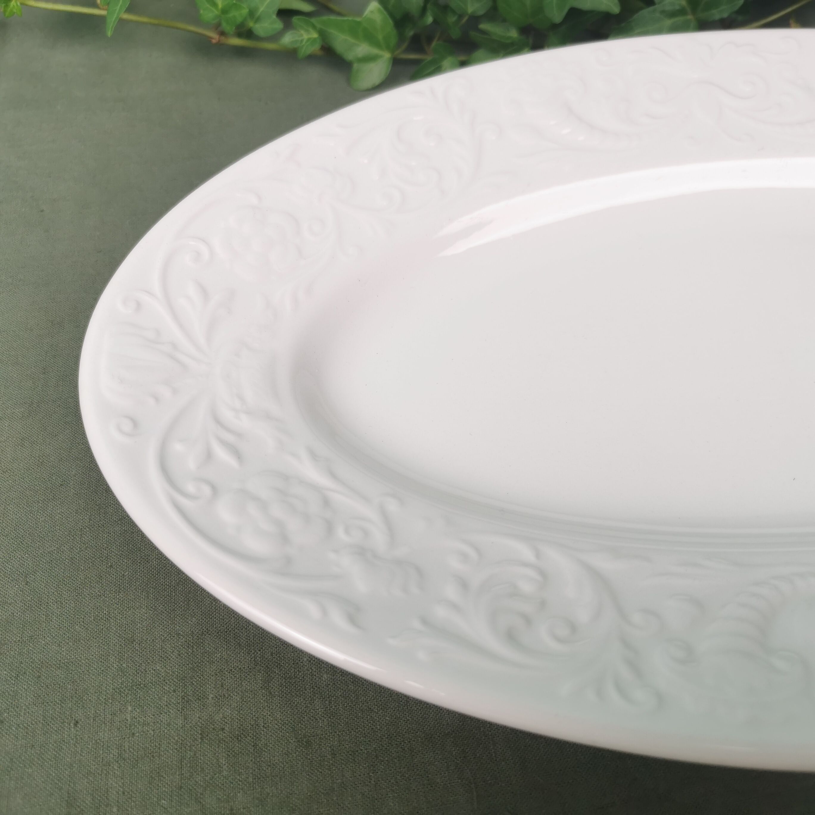 Oval dish Renaissance model Richard Ginori