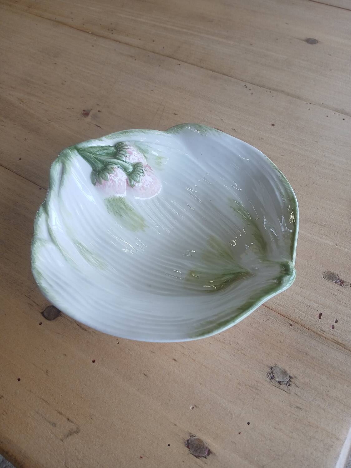 Barbotine strawberry bowl