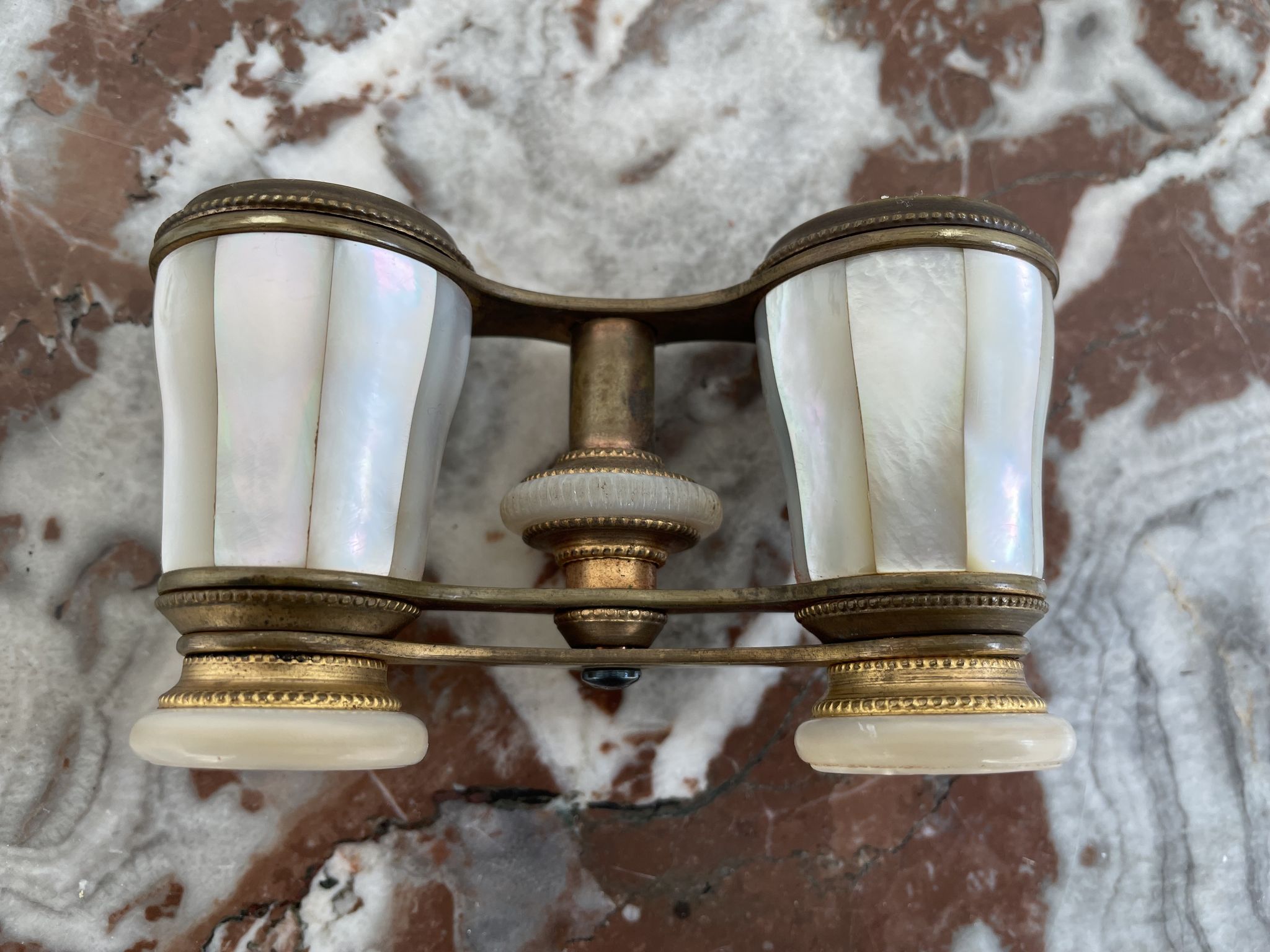 Opera binoculars in Mother-of-Pearl and Brass - authentic - Early XXth - France