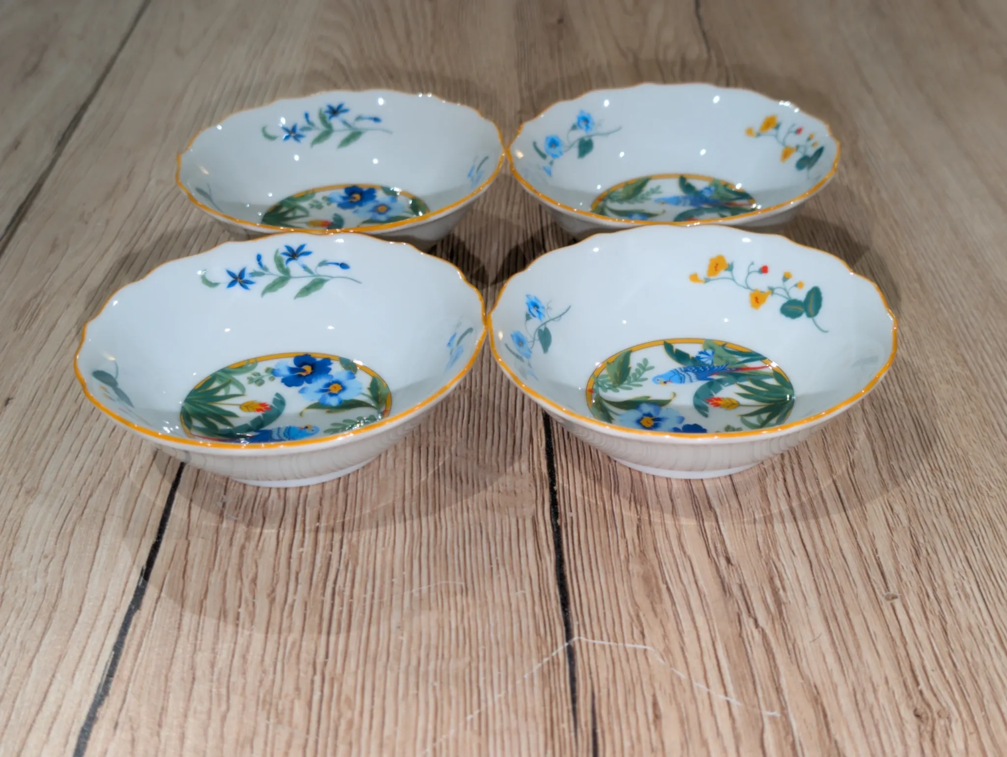 Lot 4 Bowls / Porcelain Dishes Japan ARA Pier Import - Perroq Decor