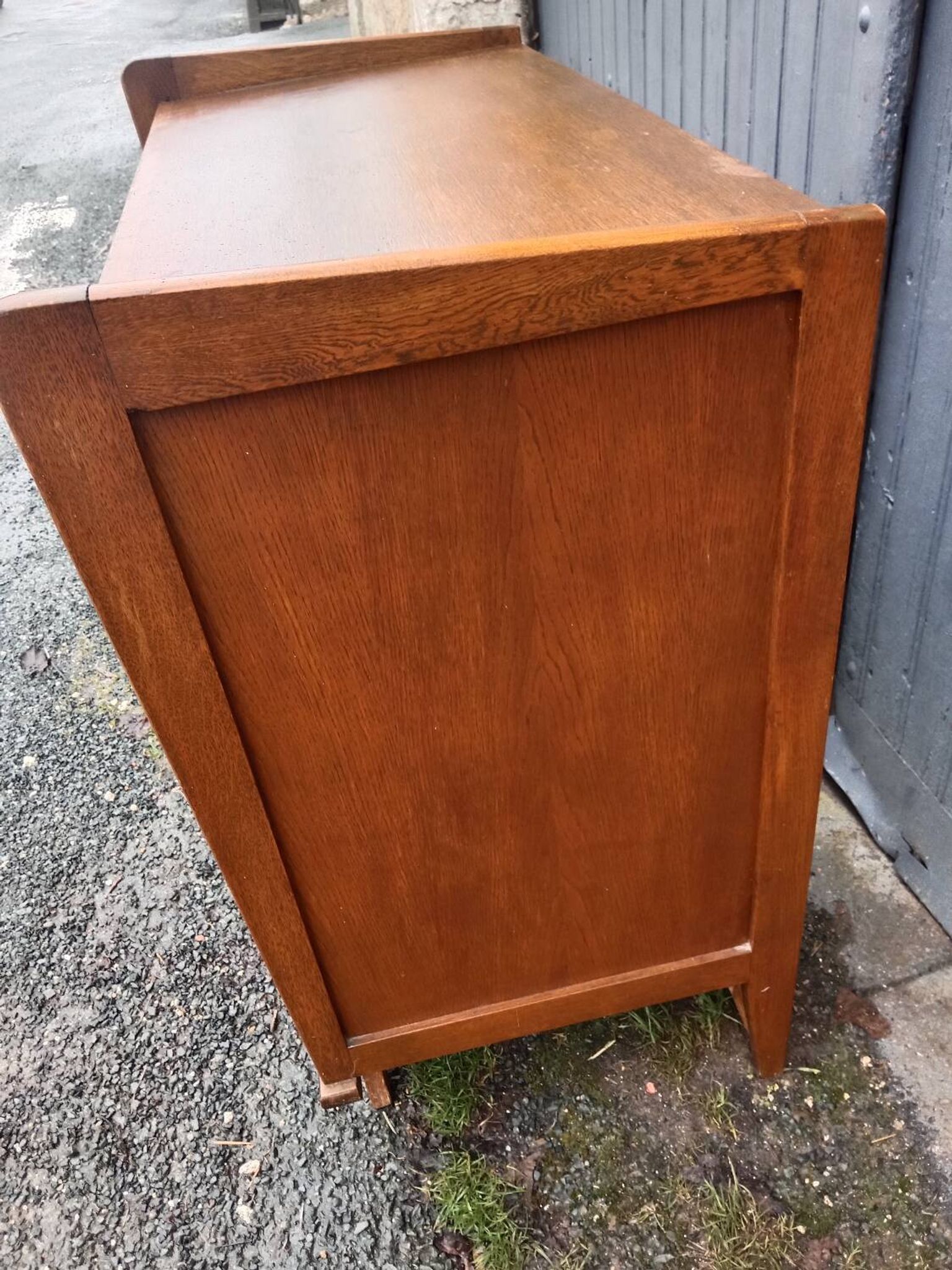 Commode vintage pieds compas
