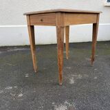 Desk table