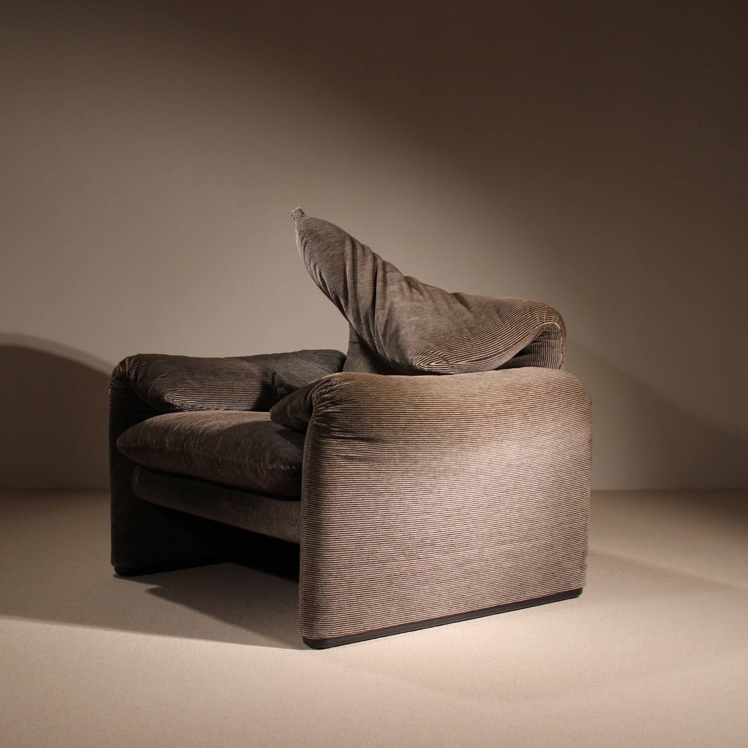 Lounge Chair & Ottoman ‚Maralunga‘ by Vico Magistretti for Cassina