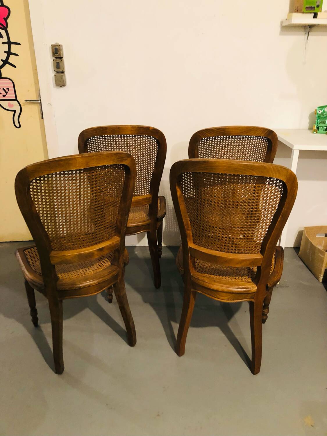 Set of 4 caned medallion chairs in Louis XVI style - Excellent condition - Oak