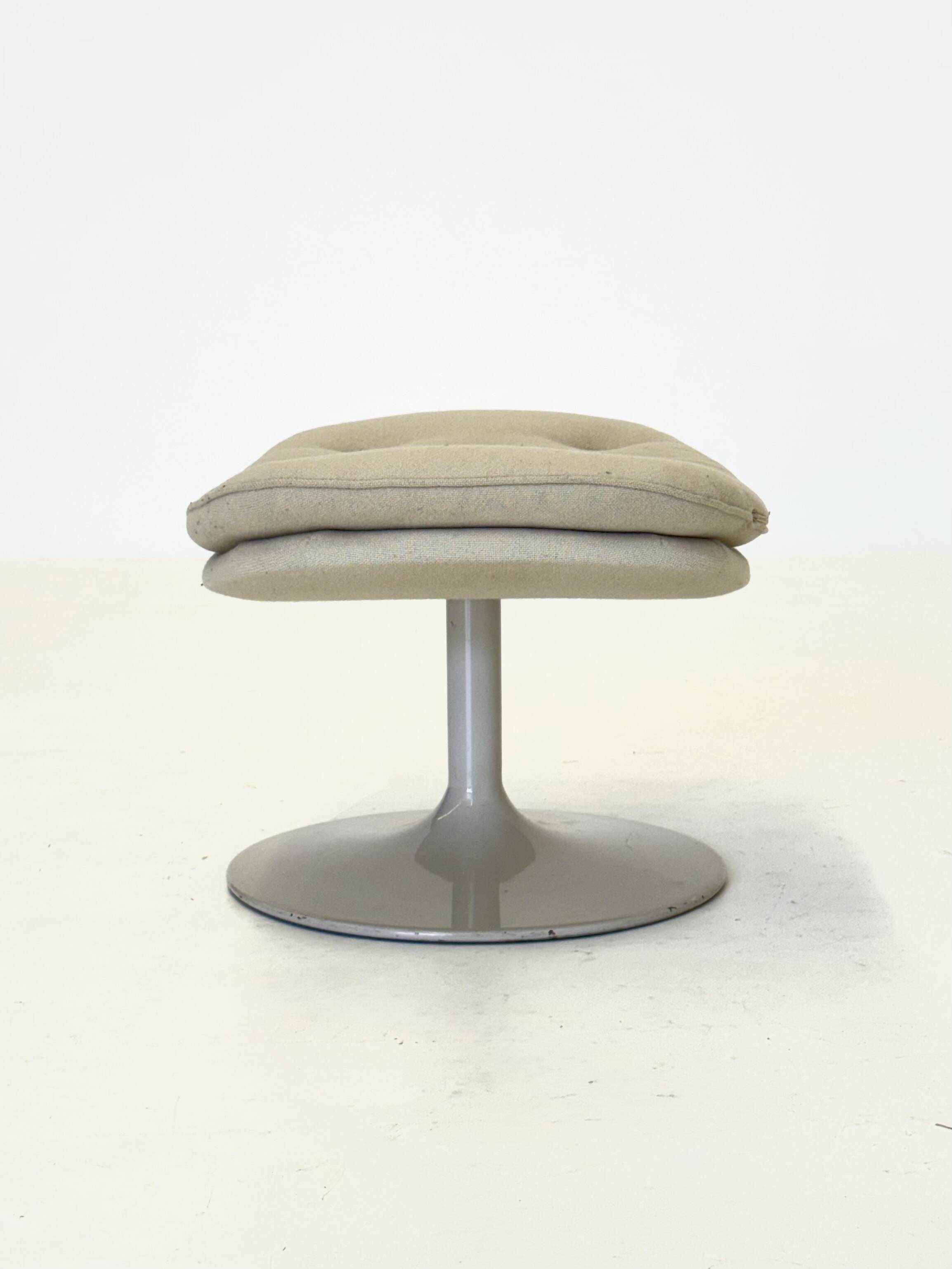 Artifort F588 Ottoman by Geoffrey Harcourt