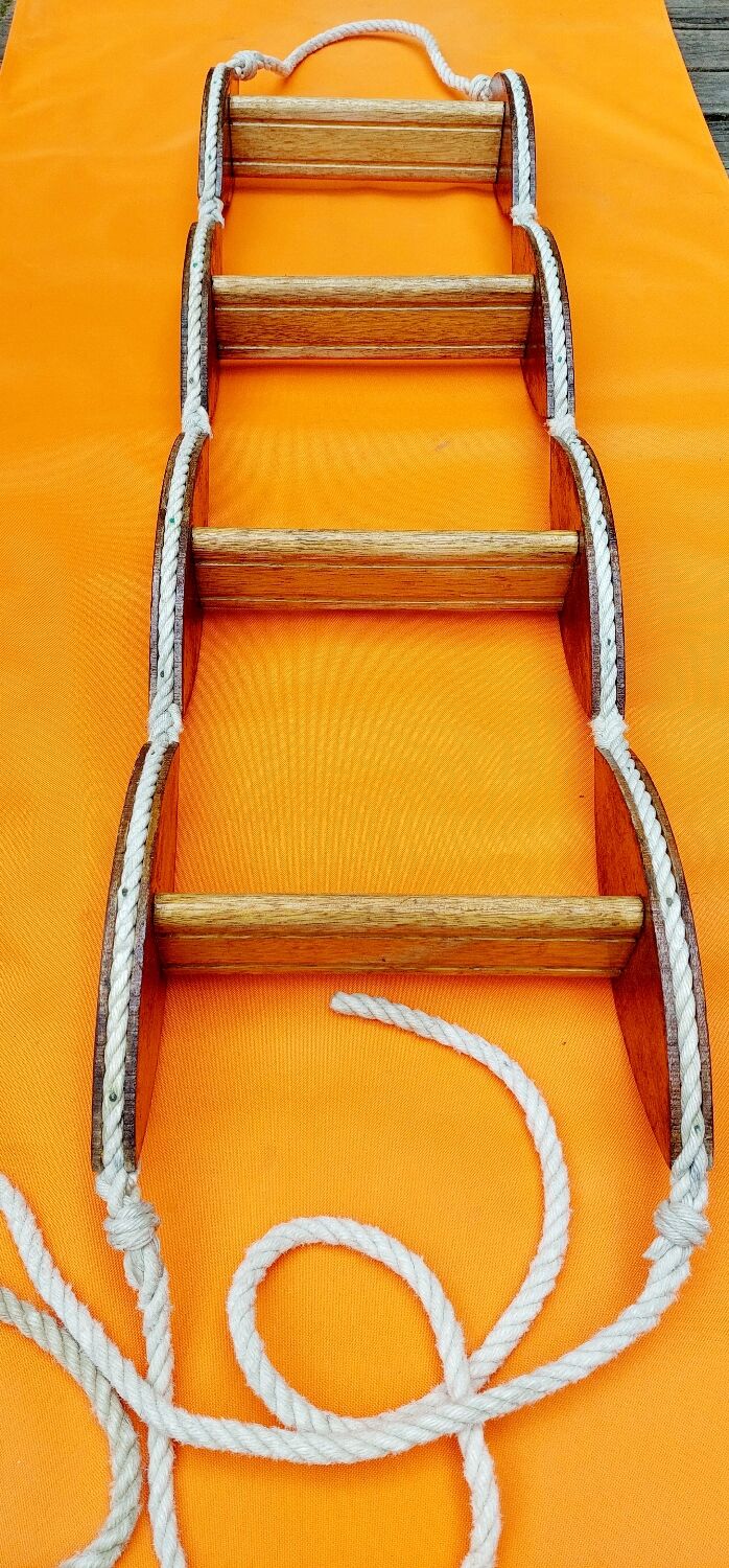 Echelle de bateau vintage bois et cordage