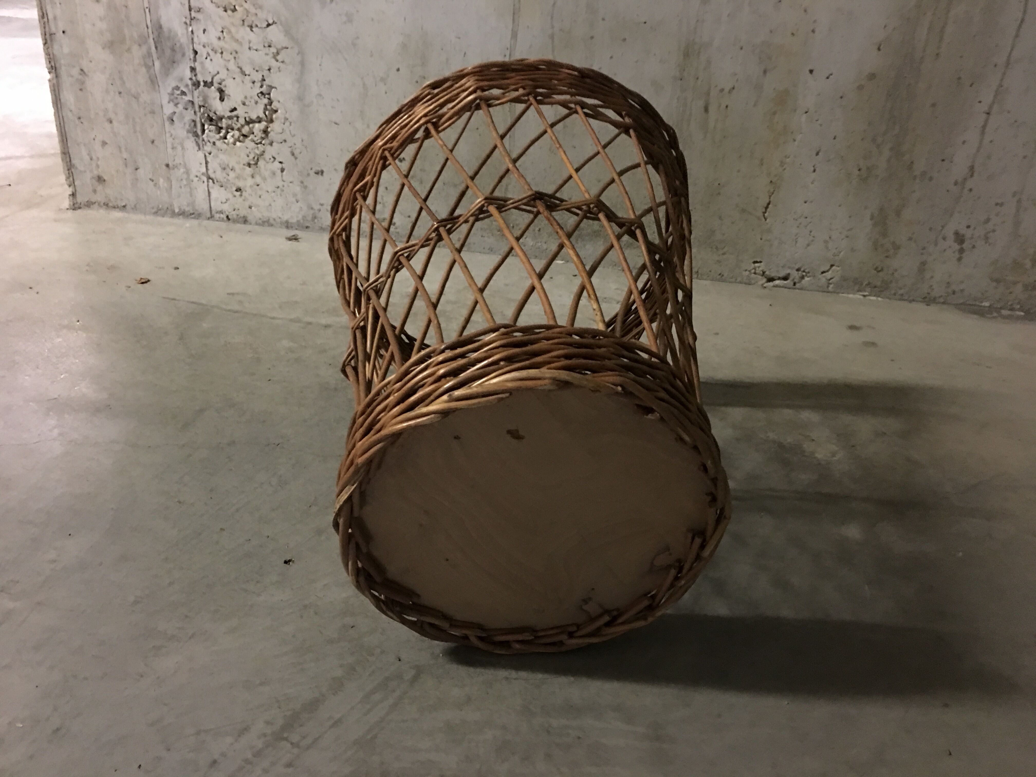60s rattan basket