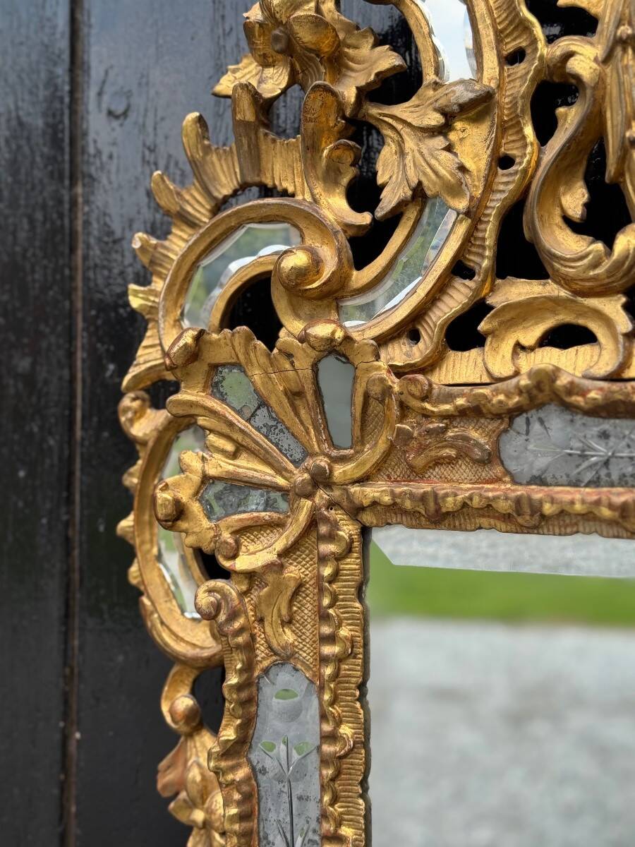 Louis XV style mirror with parecloses in gilded wood, early 19th century, Empire A