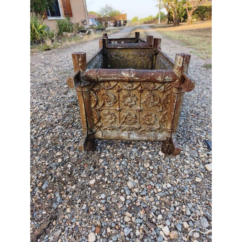 Pair of cast iron planters from 1900 in Charleville - Mézières