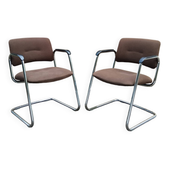 Paire de fauteuils cantilever Strafor