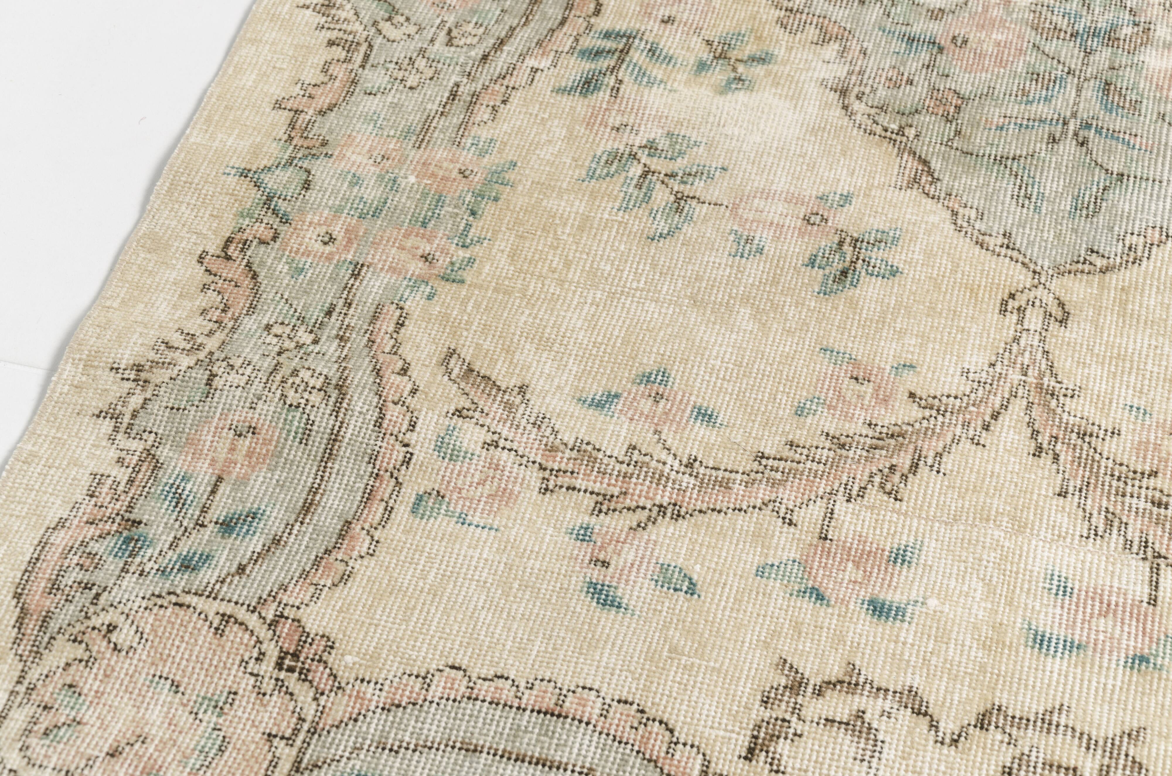 Geometric Oushak Floral Carpet