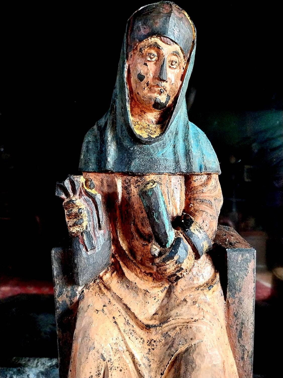 Religious sculpture, saint from the 17th century.