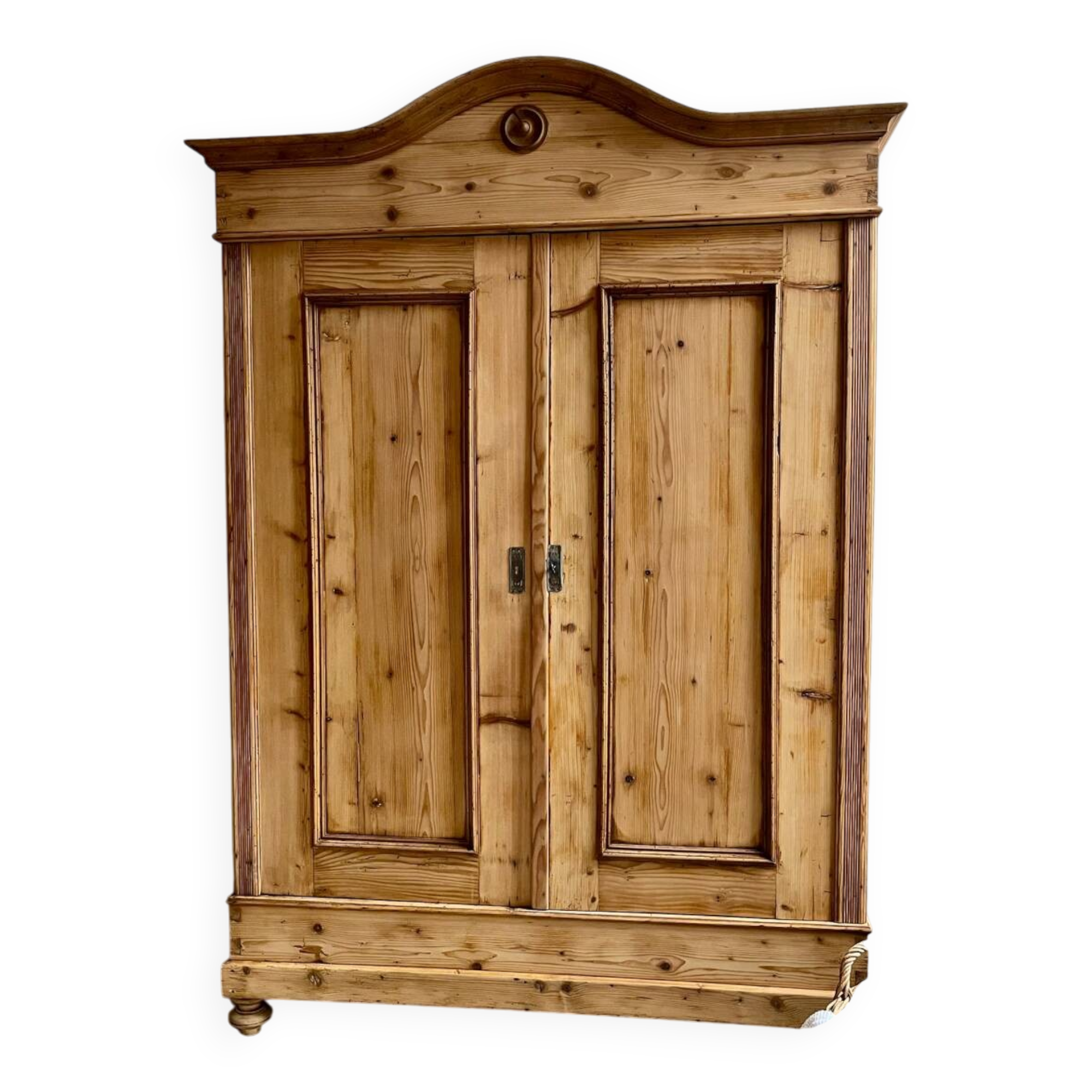 Hat cabinet with 2 doors