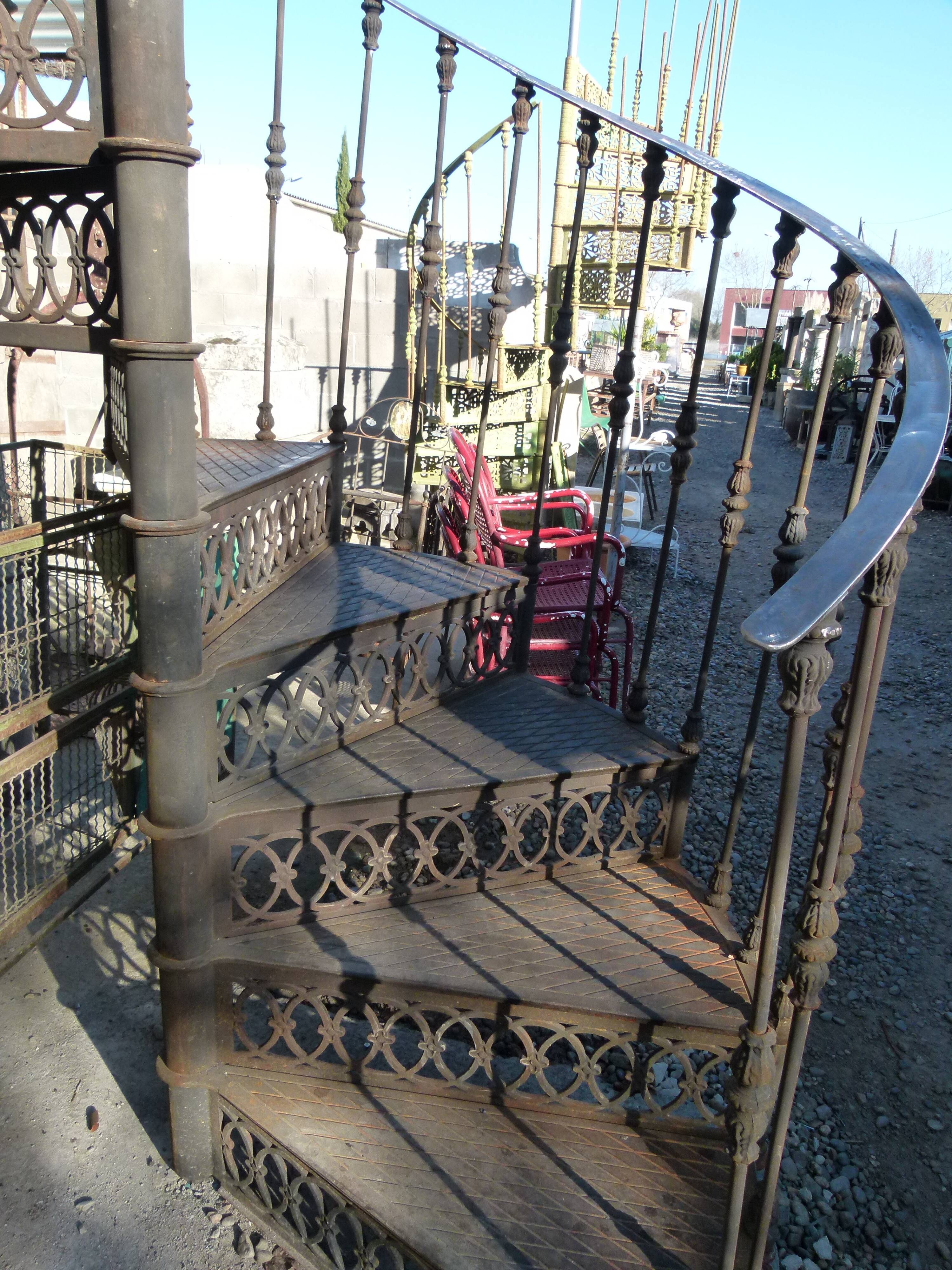 Spiral staircase in cast iron XXth