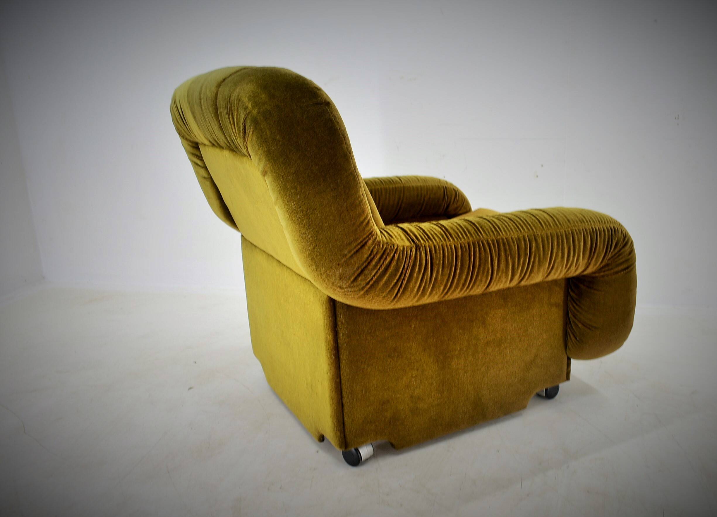 Pair of rare mid-century lounge armchairs, Italy, 1970s
