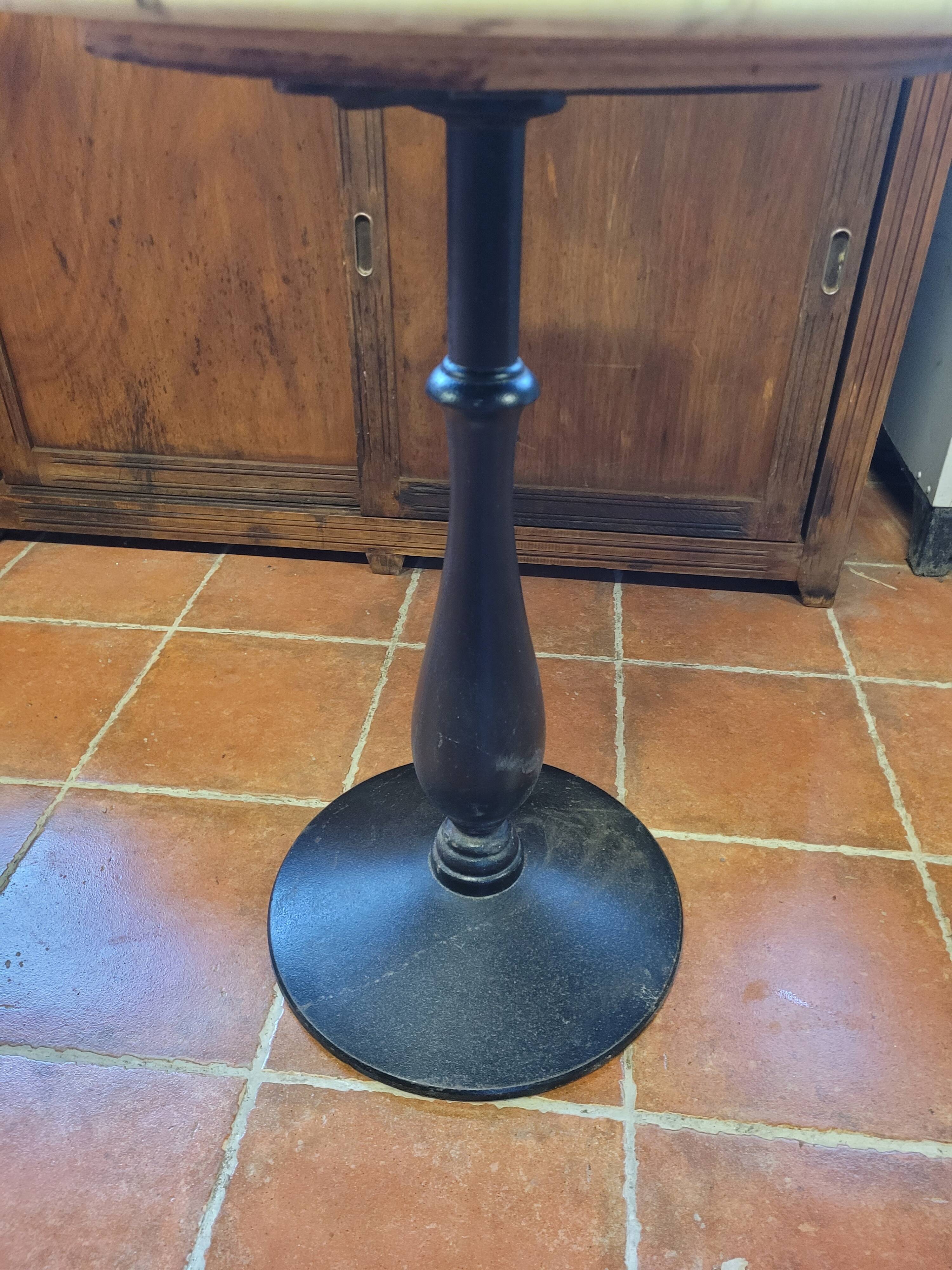 Gueridon bistro base cast iron marble top