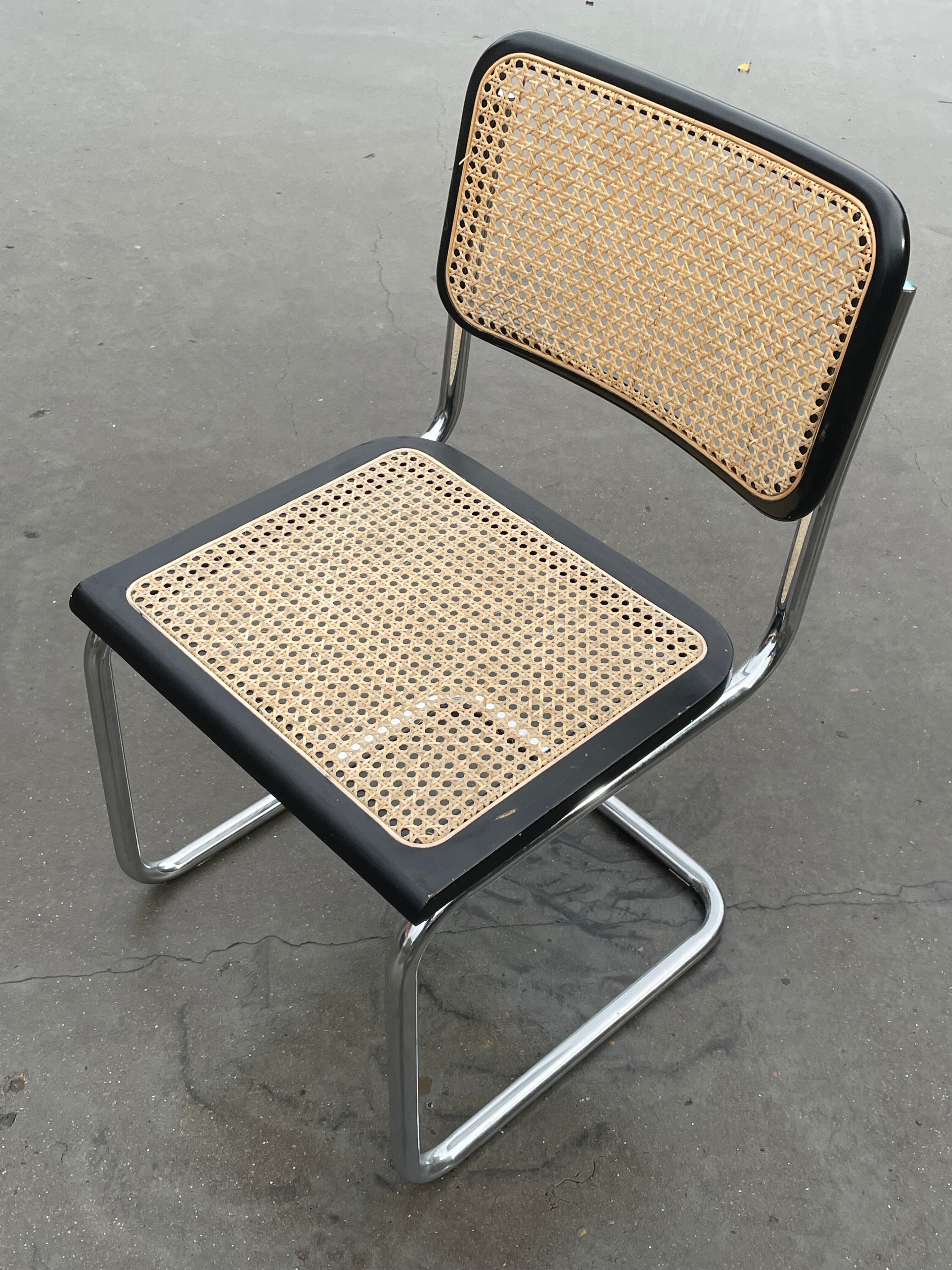 Chaise Cesca modèle b32 en chrome et noir par Marcel Breuer