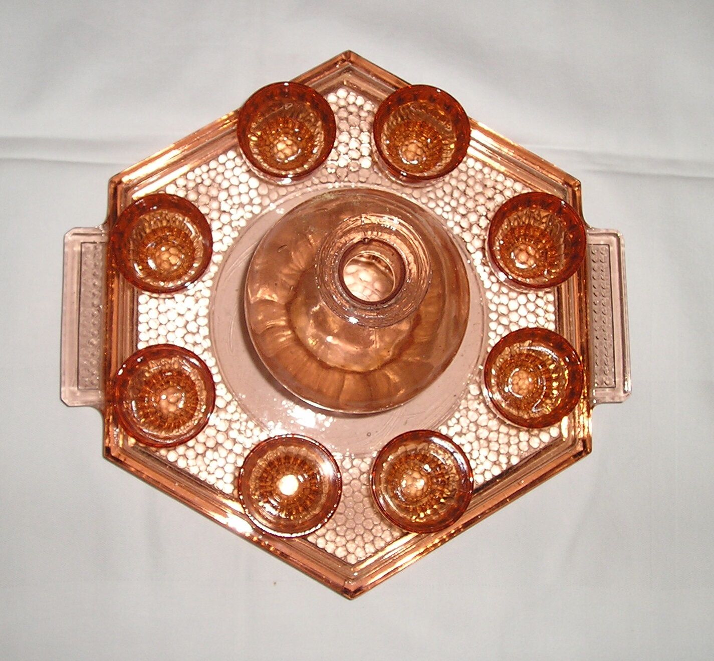 Service to liquor glass from the 1950s