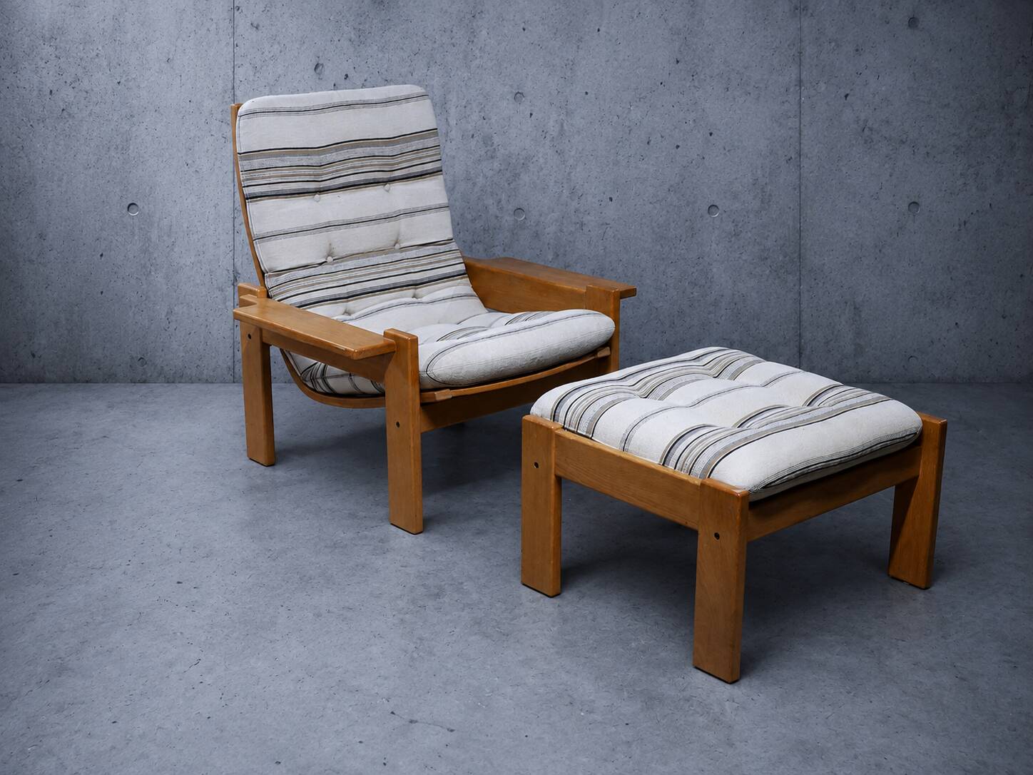 Charming Scandinavian armchair in solid wood, by Y. Ekstrom - Vintage 1970