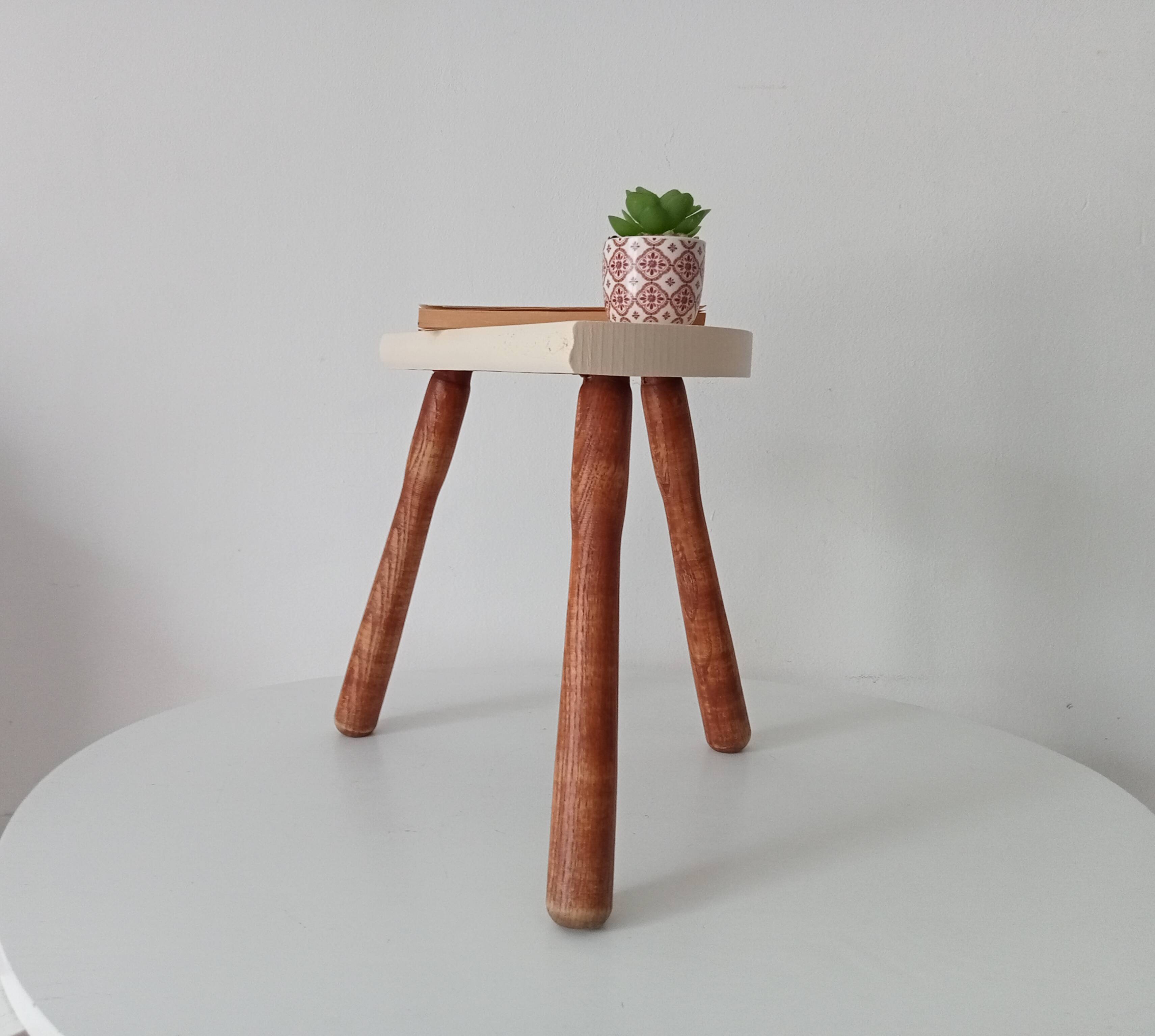 Vintage tripod stool from the 60s/70s
