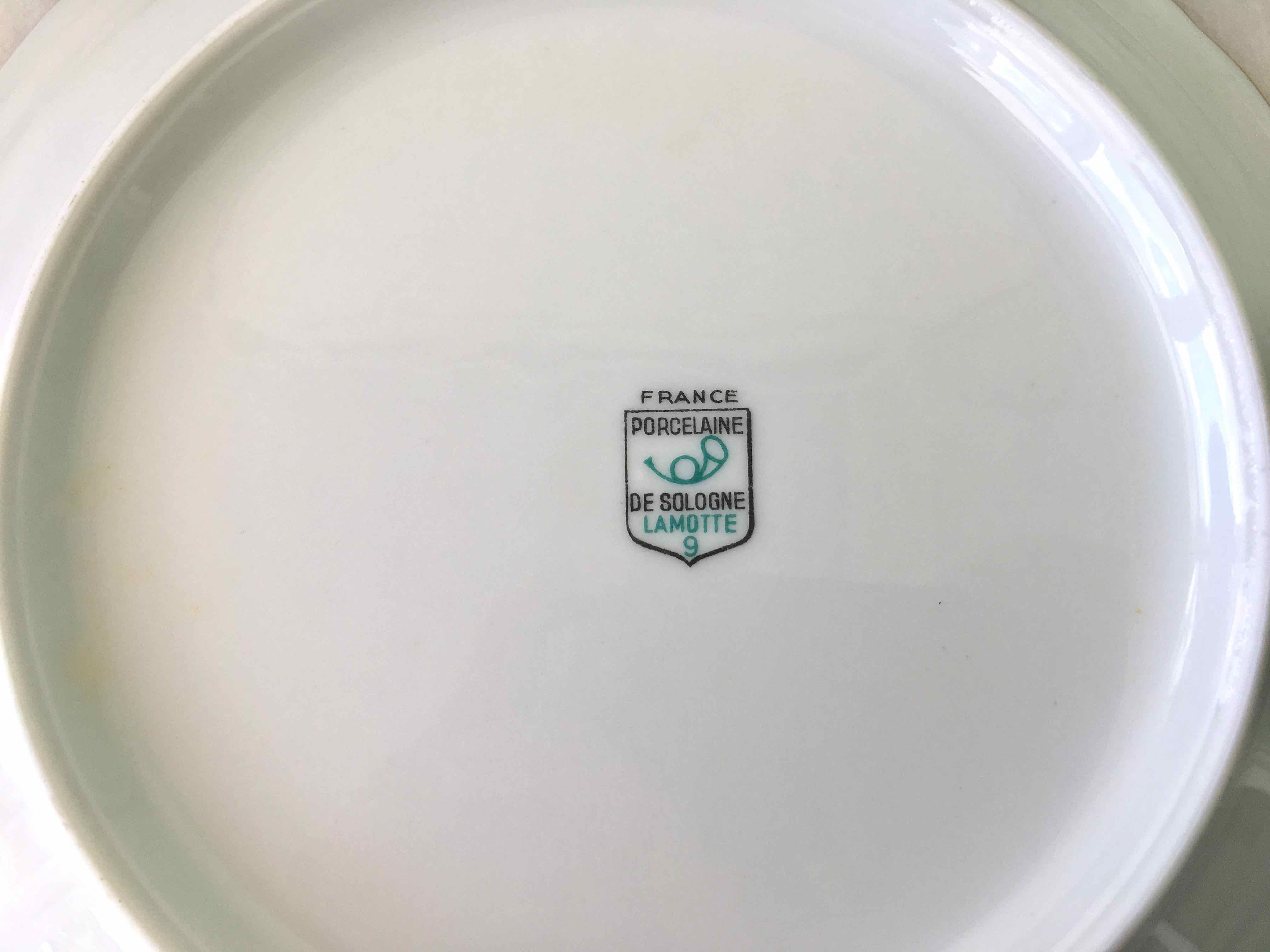 Set 12 plates and 3 dishes porcelain of Sologne