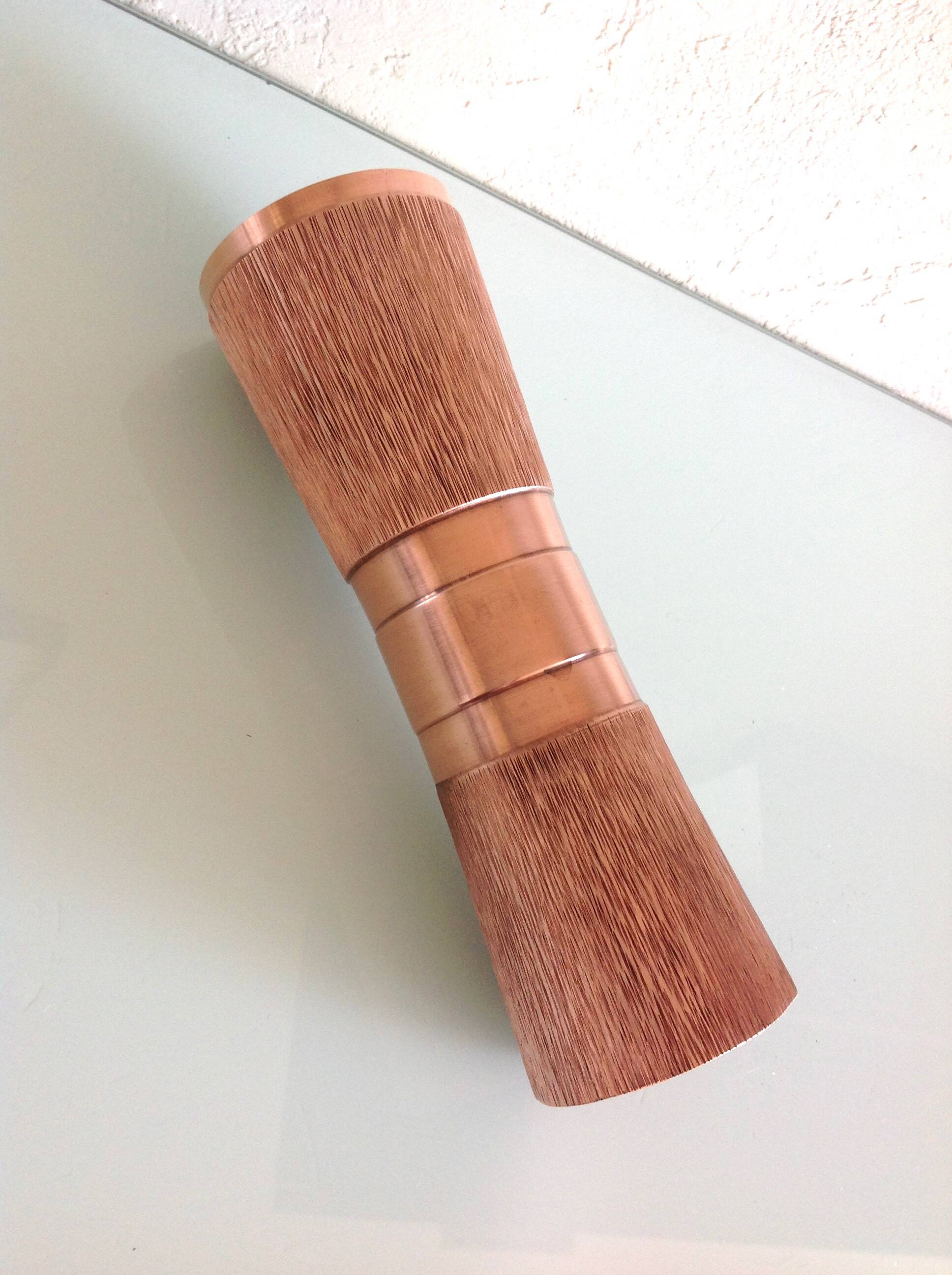 Diabolo vase in structured red copper / vintage 60s-70s