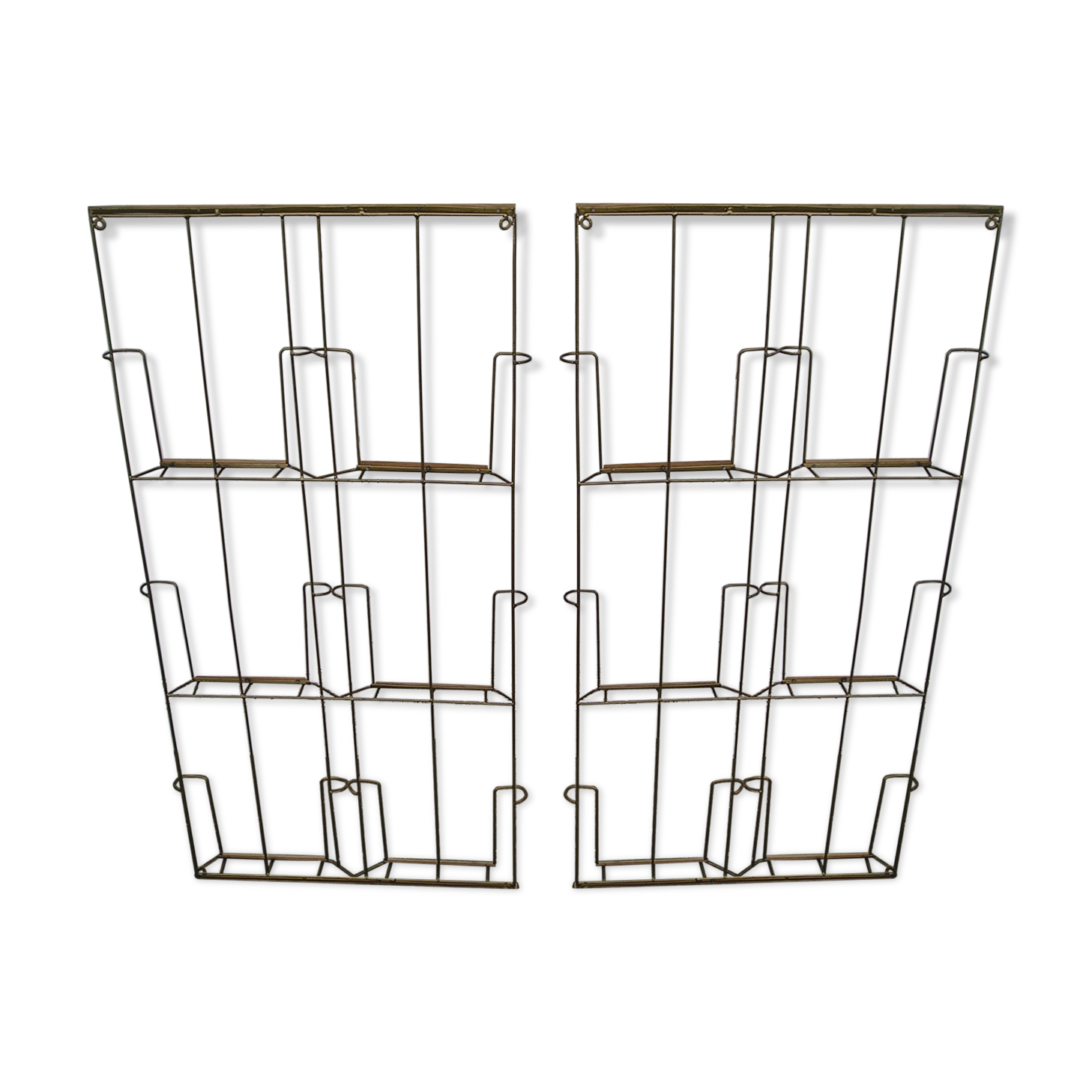 Pair of metal wall displays for magazines or discs