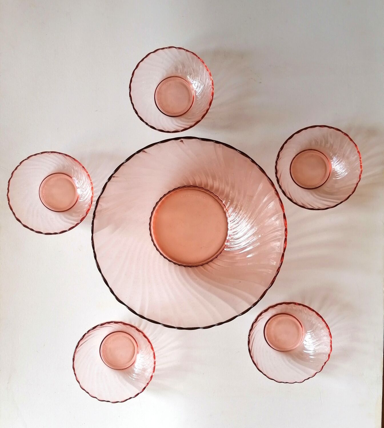 Rosaline service 5 cups and pink glass salad bowl