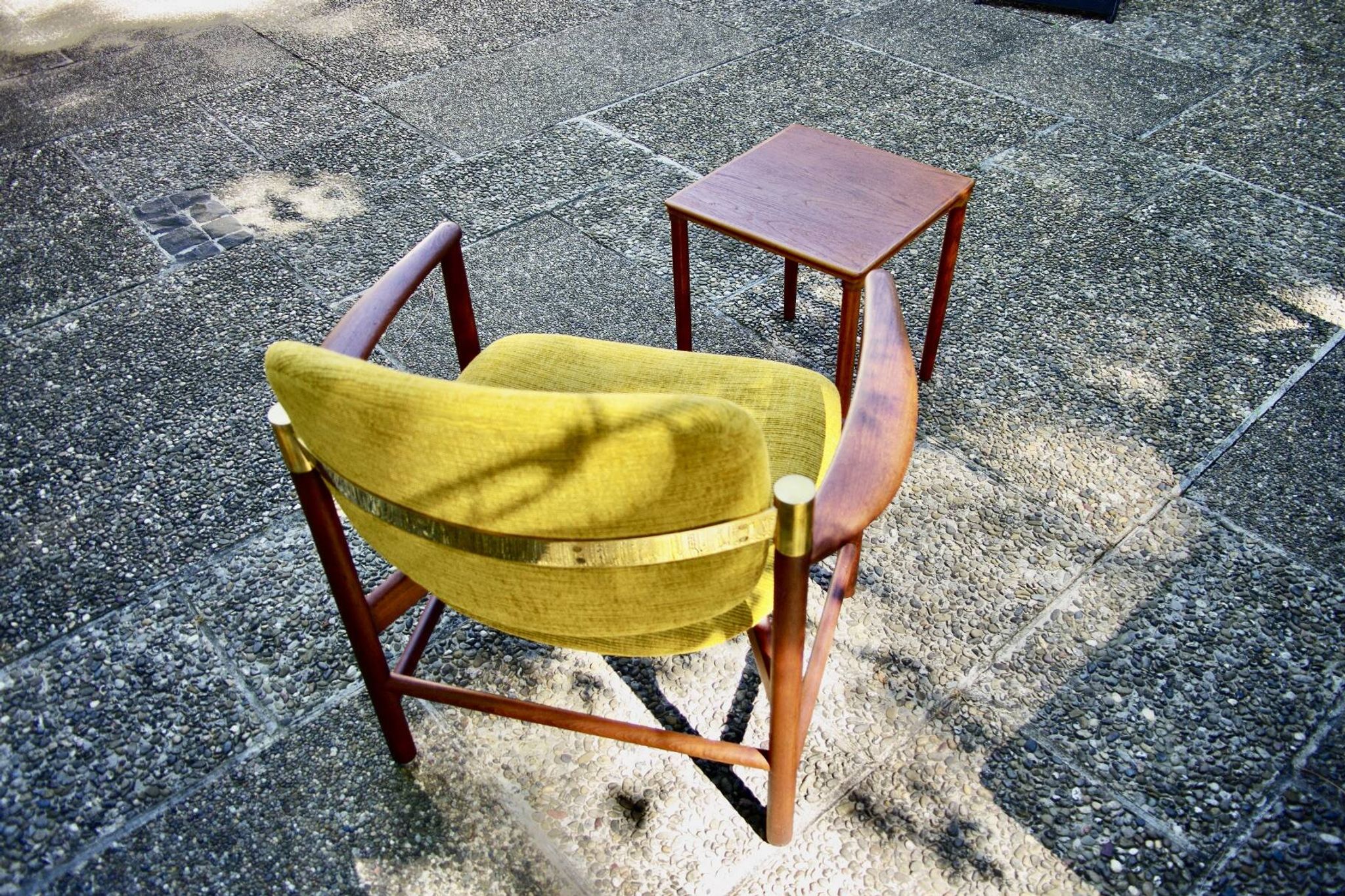 VINTAGE PARTOFTEN TEAK SIDE TABLE FOR MOBELFABRIKKEN DENMARK 1960s