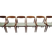 ENSEMBLE DE 6 JOHANNES ANDERSEN NO. 16 CHAISES À MANGER EN TECK ET VELOURS