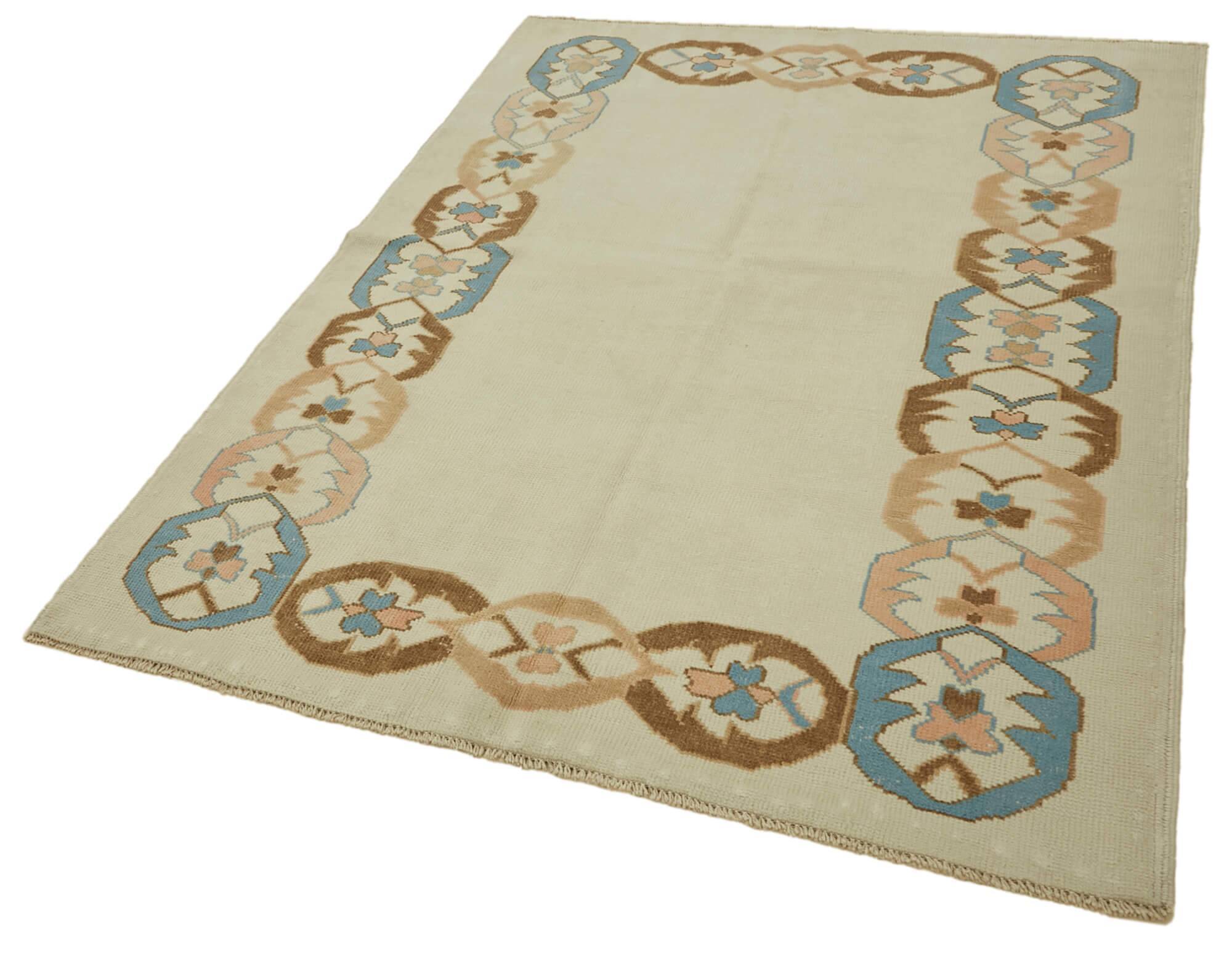 Turkish Vintage Anatolian Rug 143 cm x 195 cm