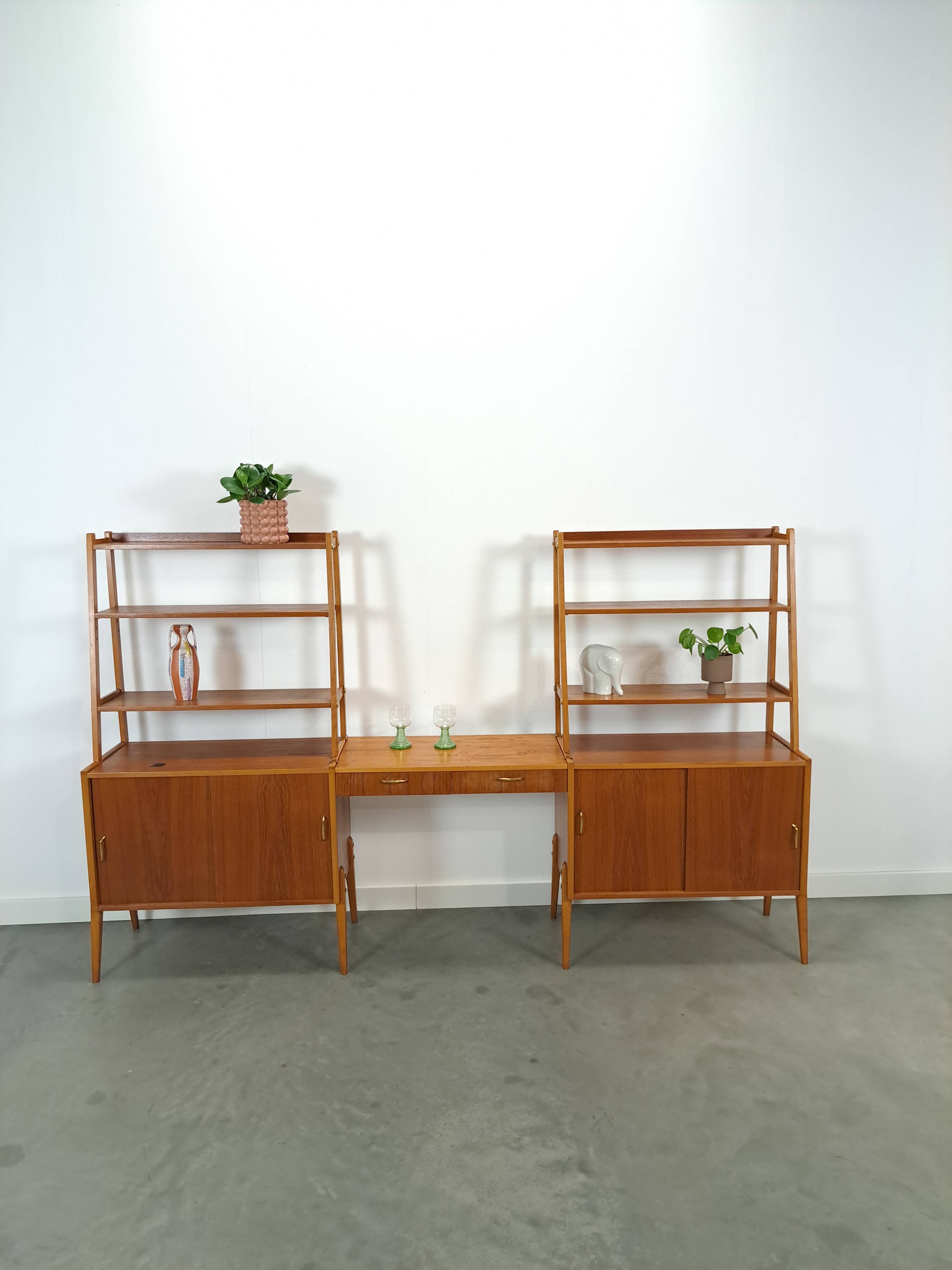 Teck plus fin double kast avec bureau uit Zweden