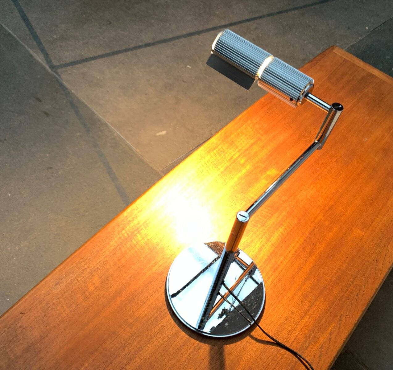 Lampe de table Haloprofil de l'ère spatiale vintage par V. Frauenknecht pour Swisslamps International, années 1970