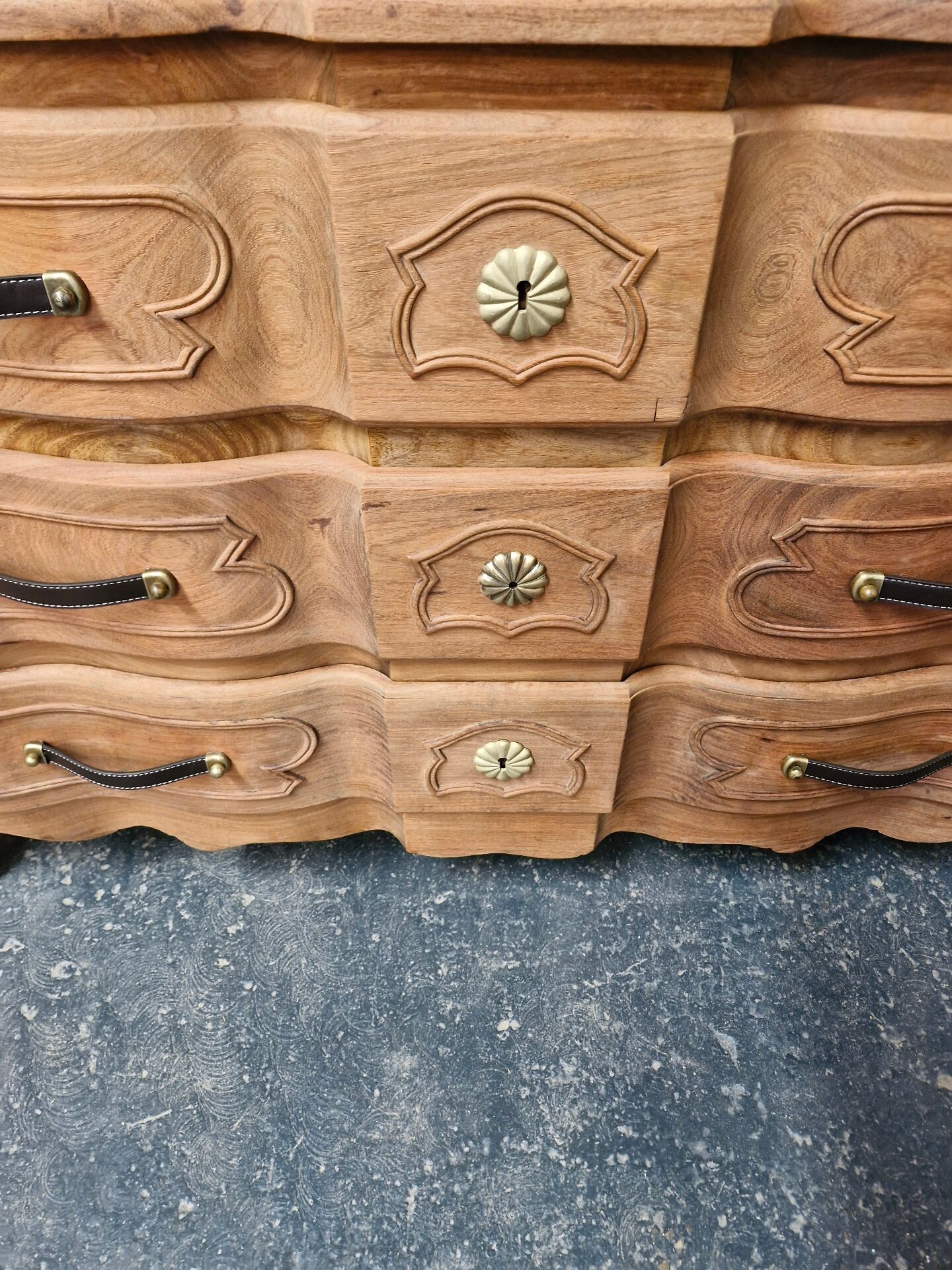 Wooden commode Aerogommer