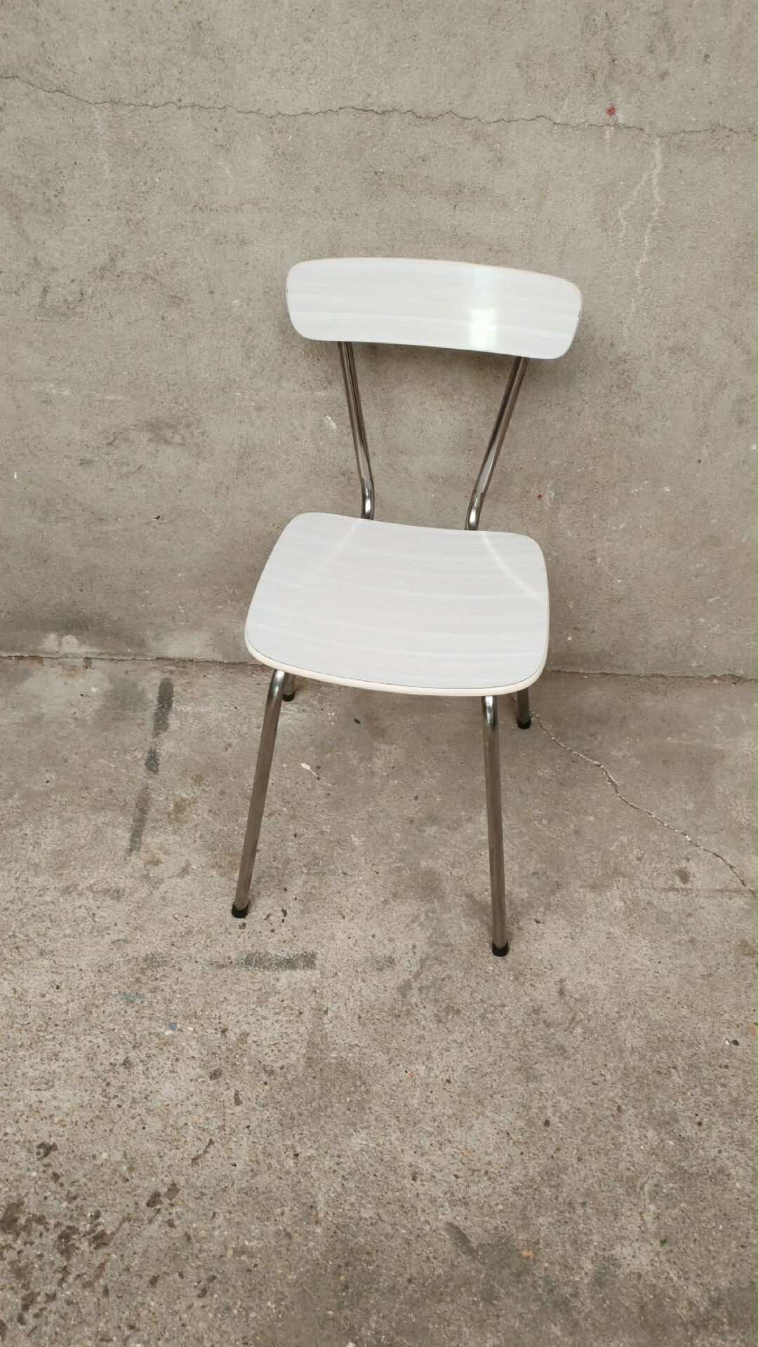 Chaise Formica blanche