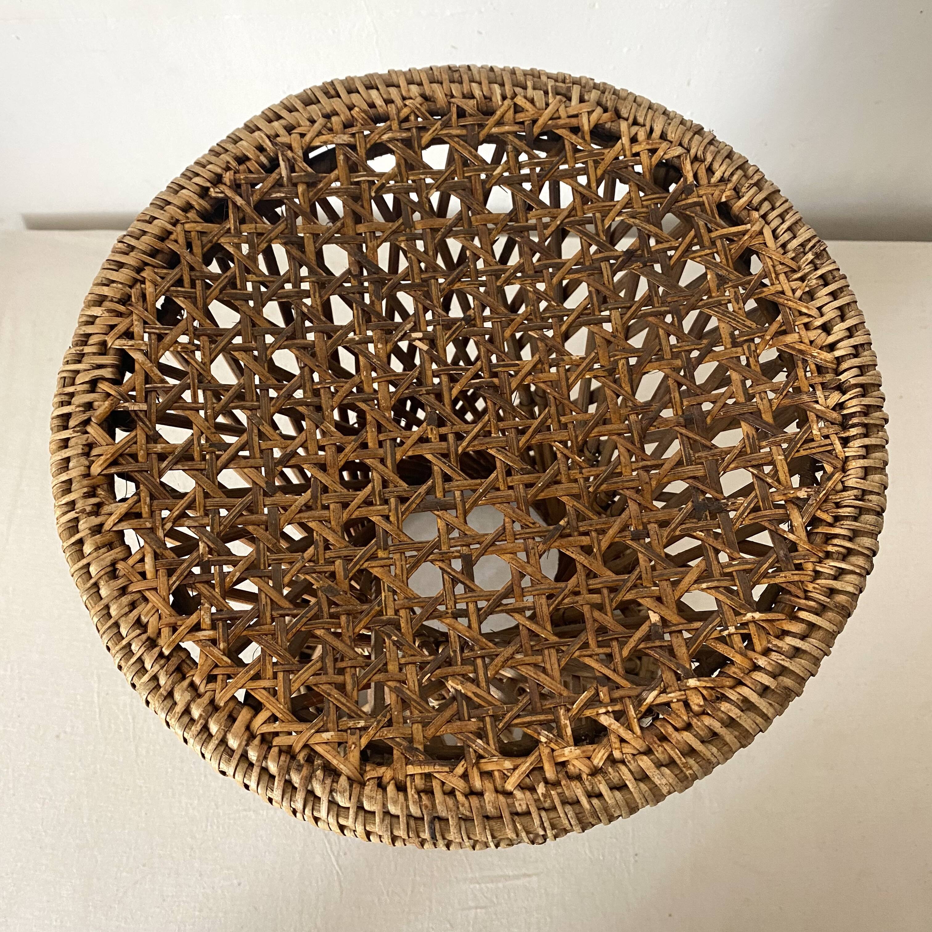 Tabouret en rotin et cannage forme tabouret Tam tam