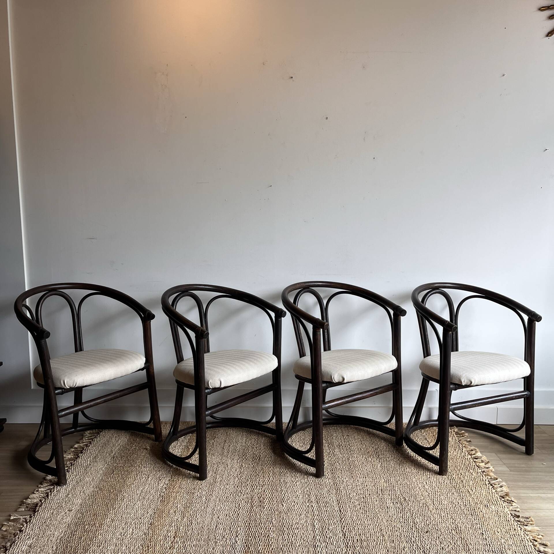 4 Chaise Bambou rotin  modele ‘barrel’ 70’s