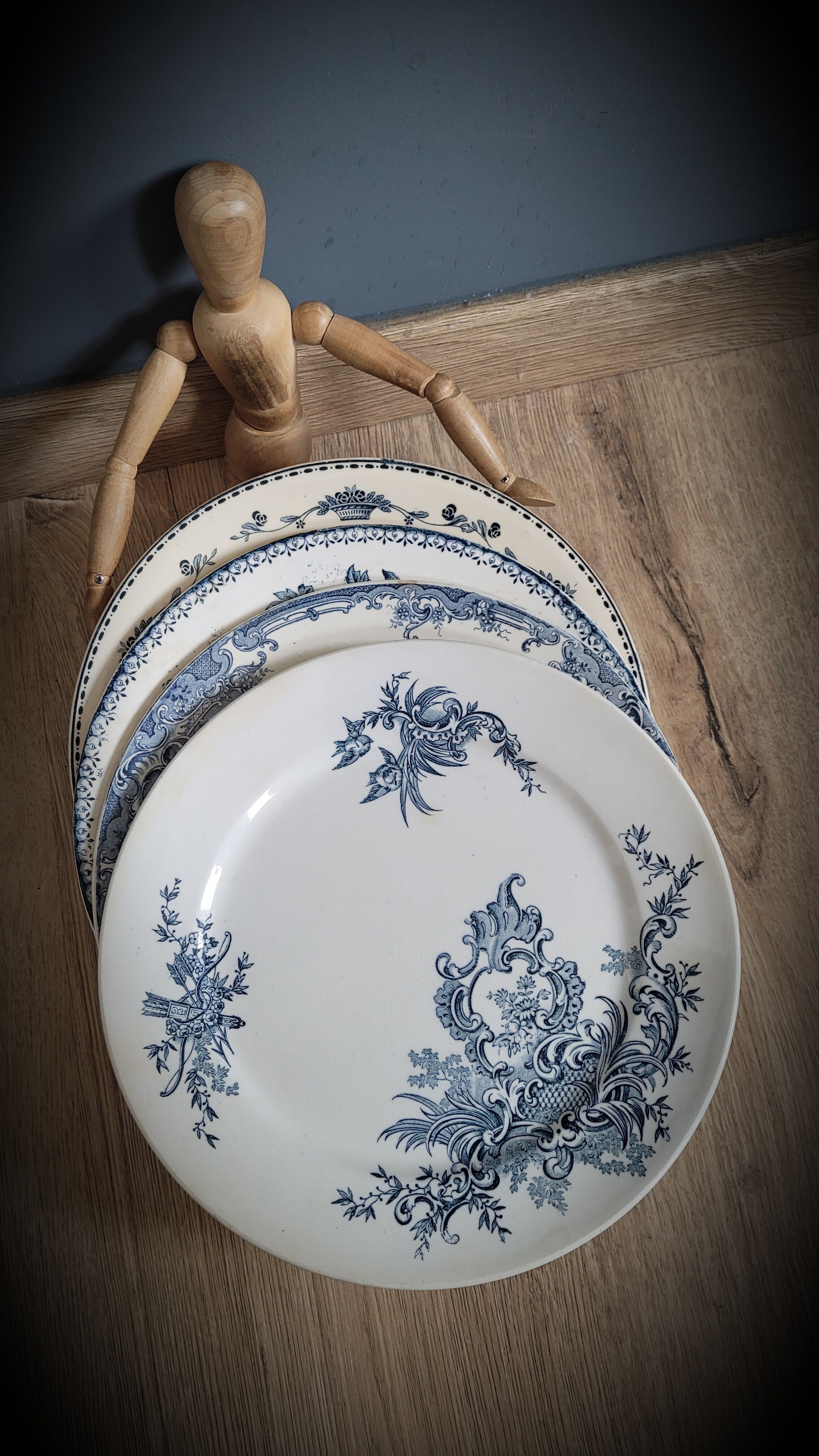 Set 4 blue mismatched plates